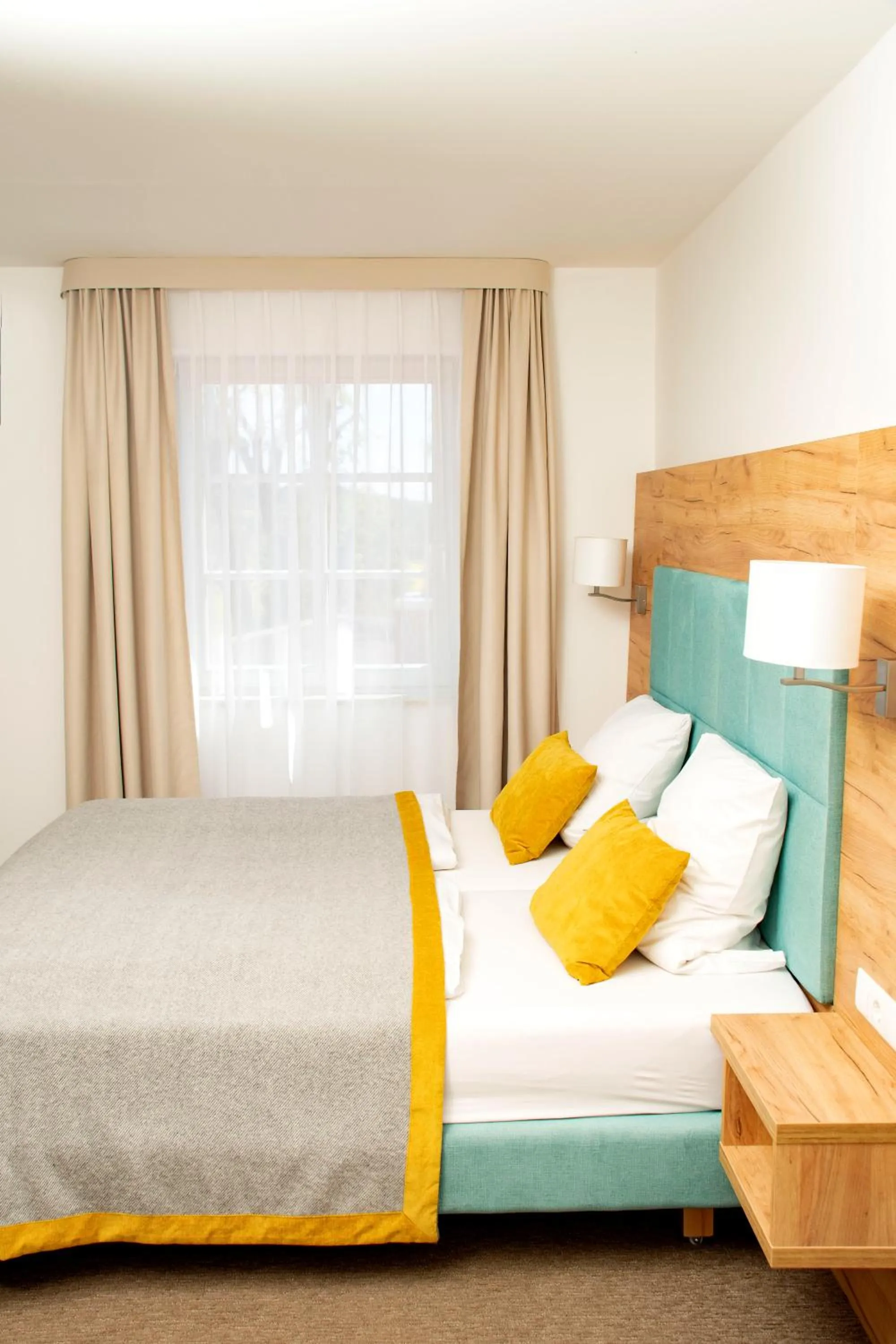 Photo of the whole room, Bed in Altes Kurhaus Landhotel