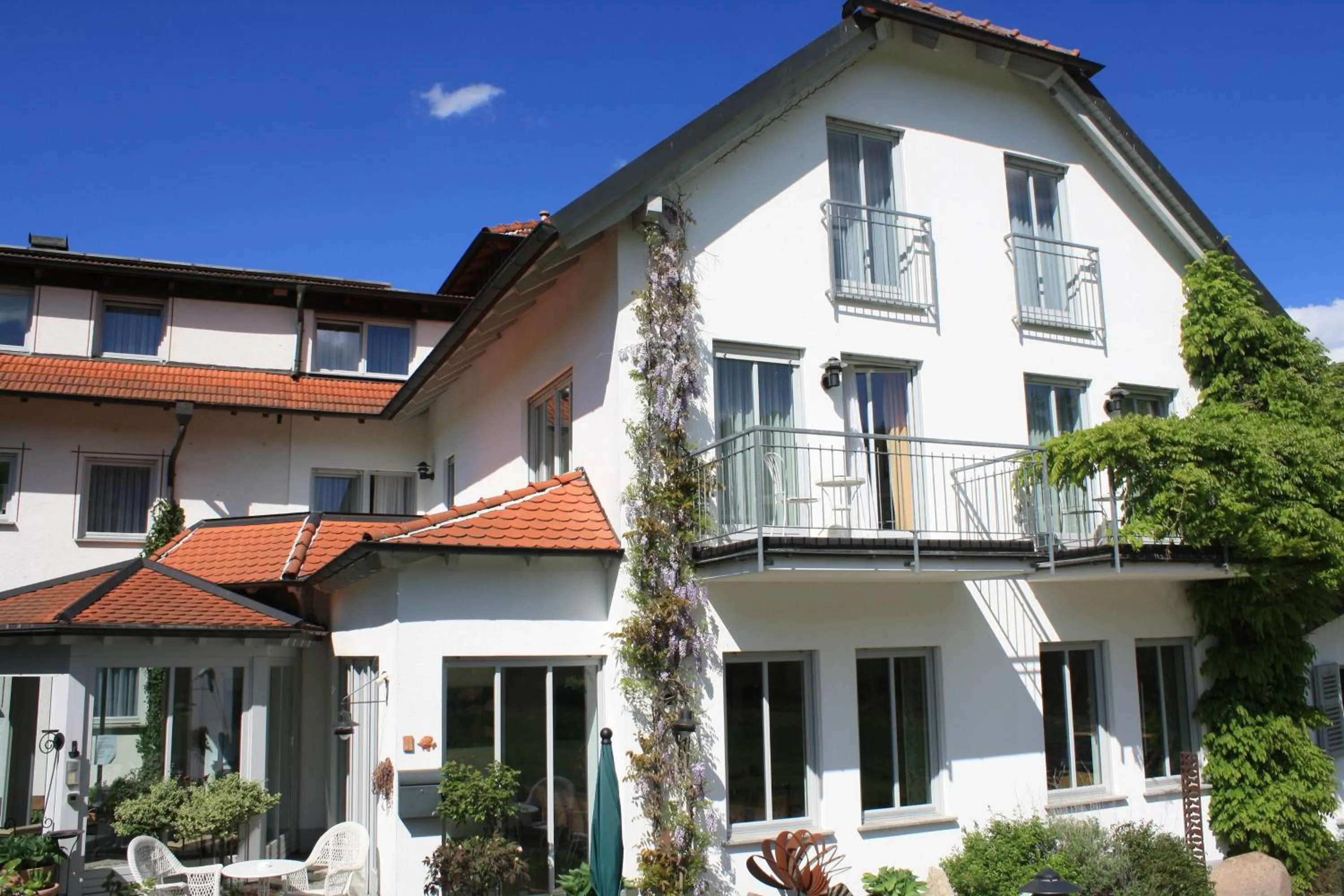 Property building in Altes Kurhaus Landhotel