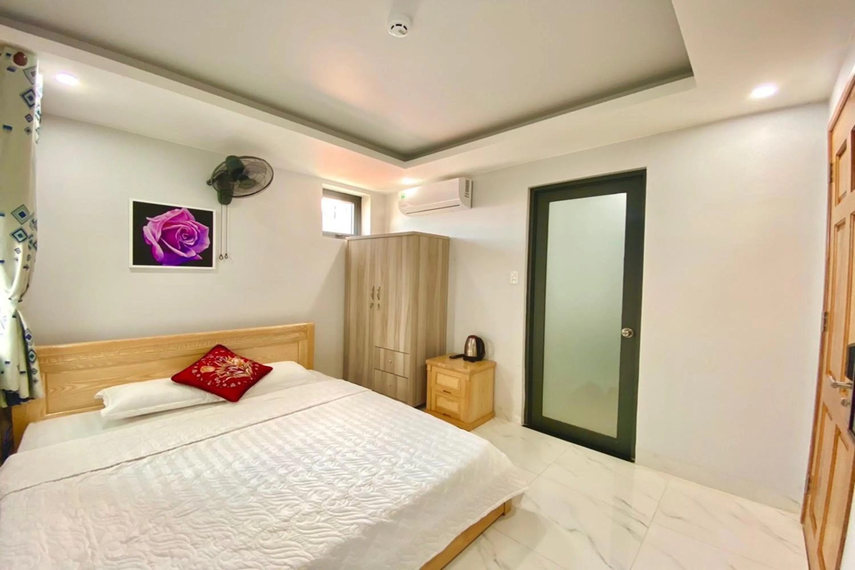 Standard King Room in Ninh Giang Hotel