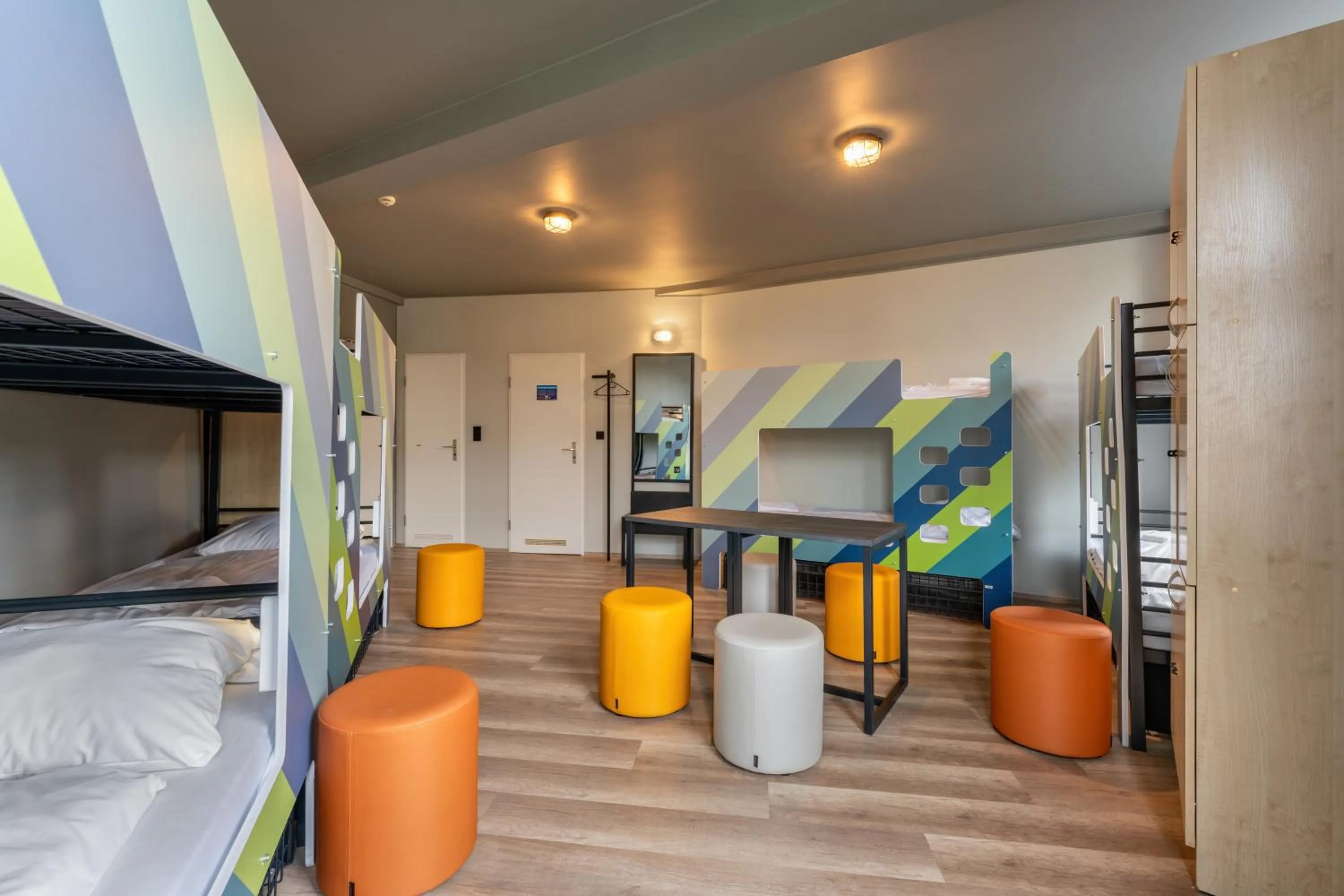 Photo of the whole room, Bed in a&o Hamburg Hauptbahnhof