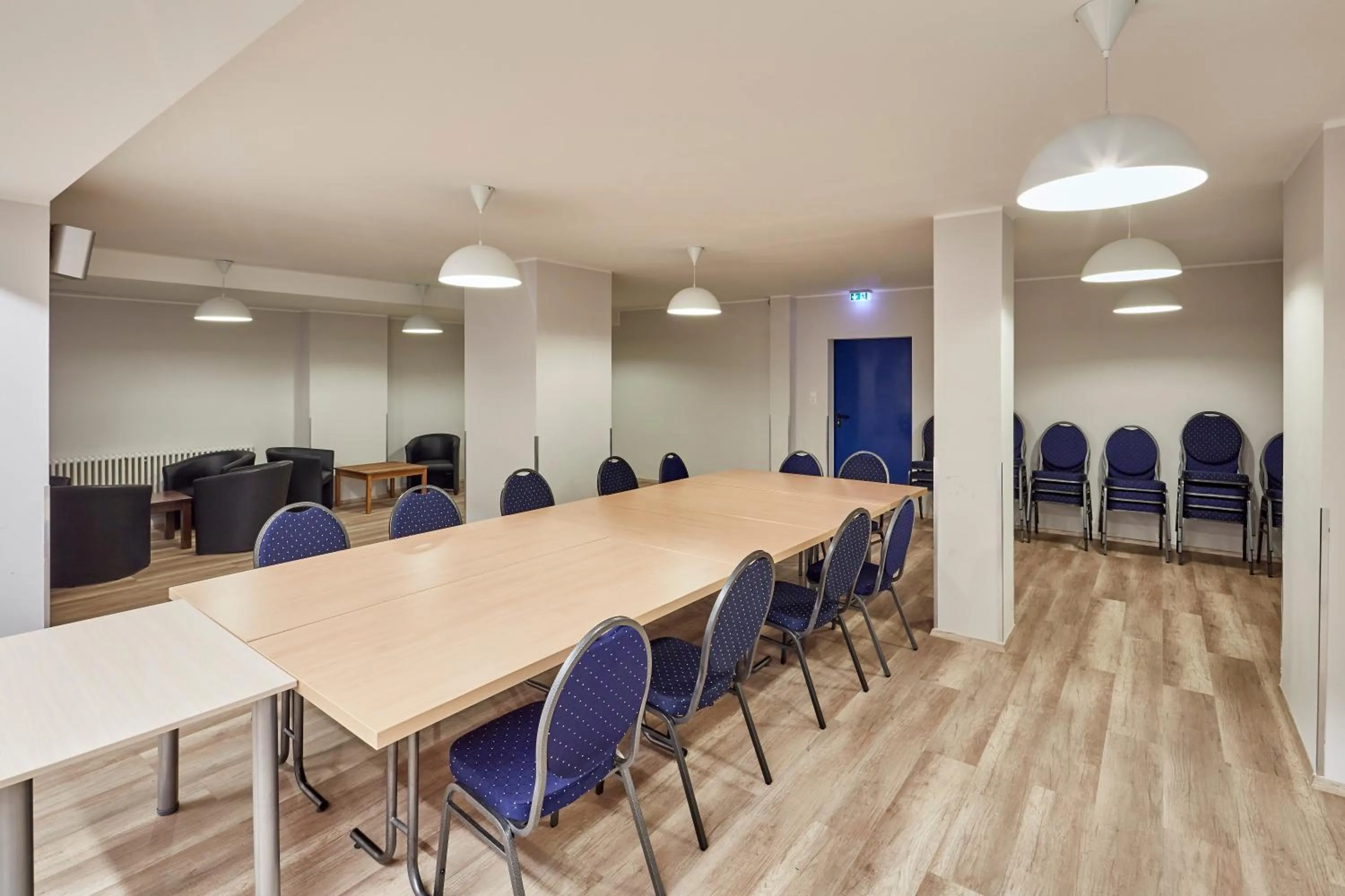 Meeting/conference room in a&o Hamburg Hauptbahnhof