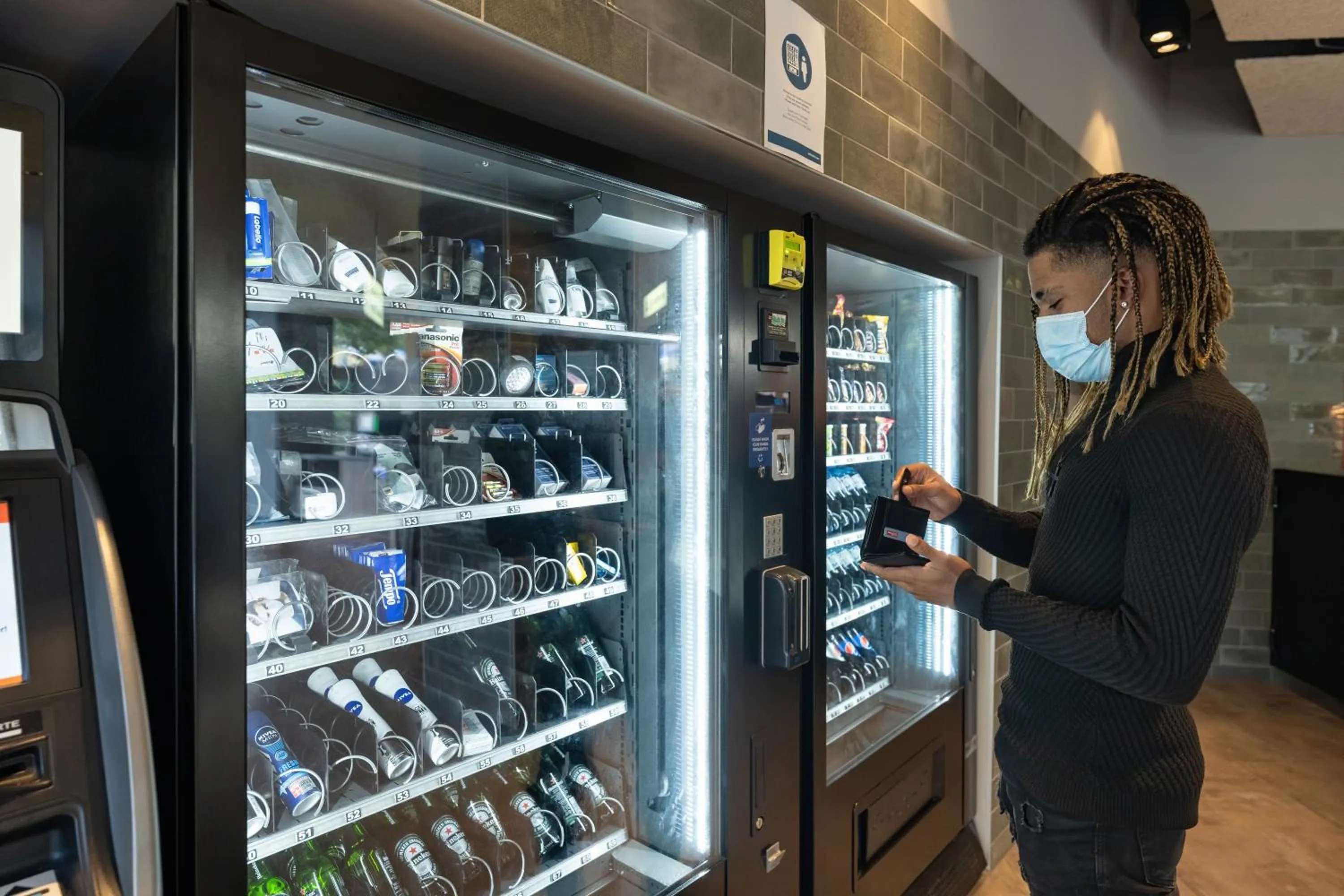 On-site shops in a&o Hamburg Hauptbahnhof