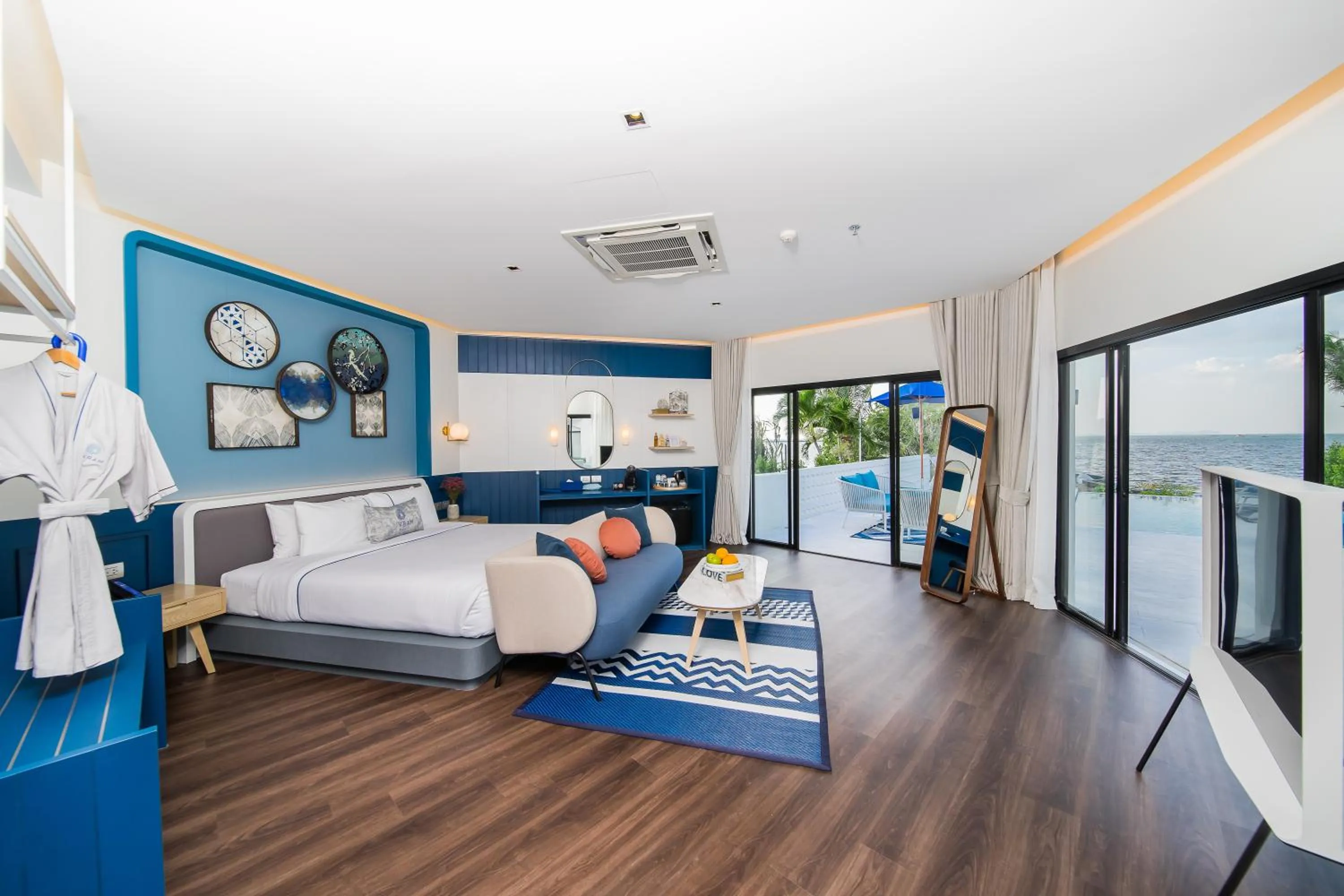 Living room, Bed in Kram Pattaya