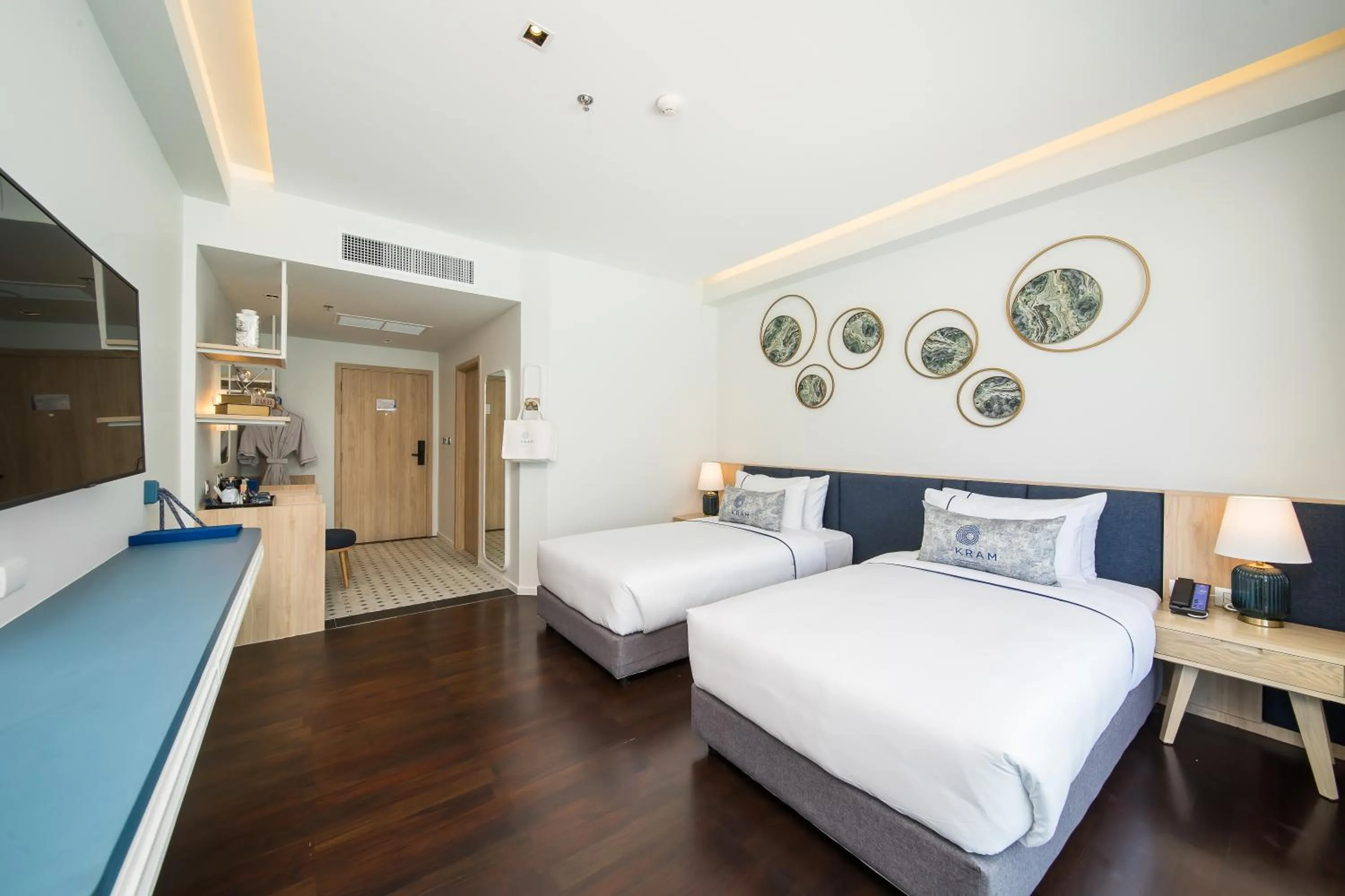 Photo of the whole room, Bed in Kram Pattaya