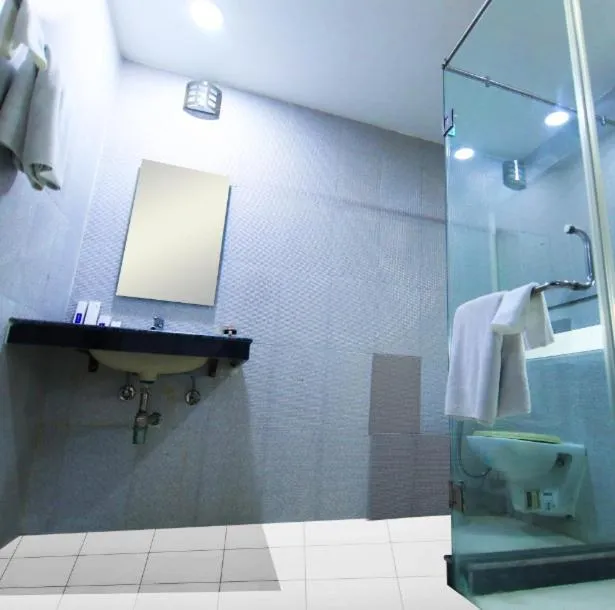 Shower in TDI Club Retreat Kundli