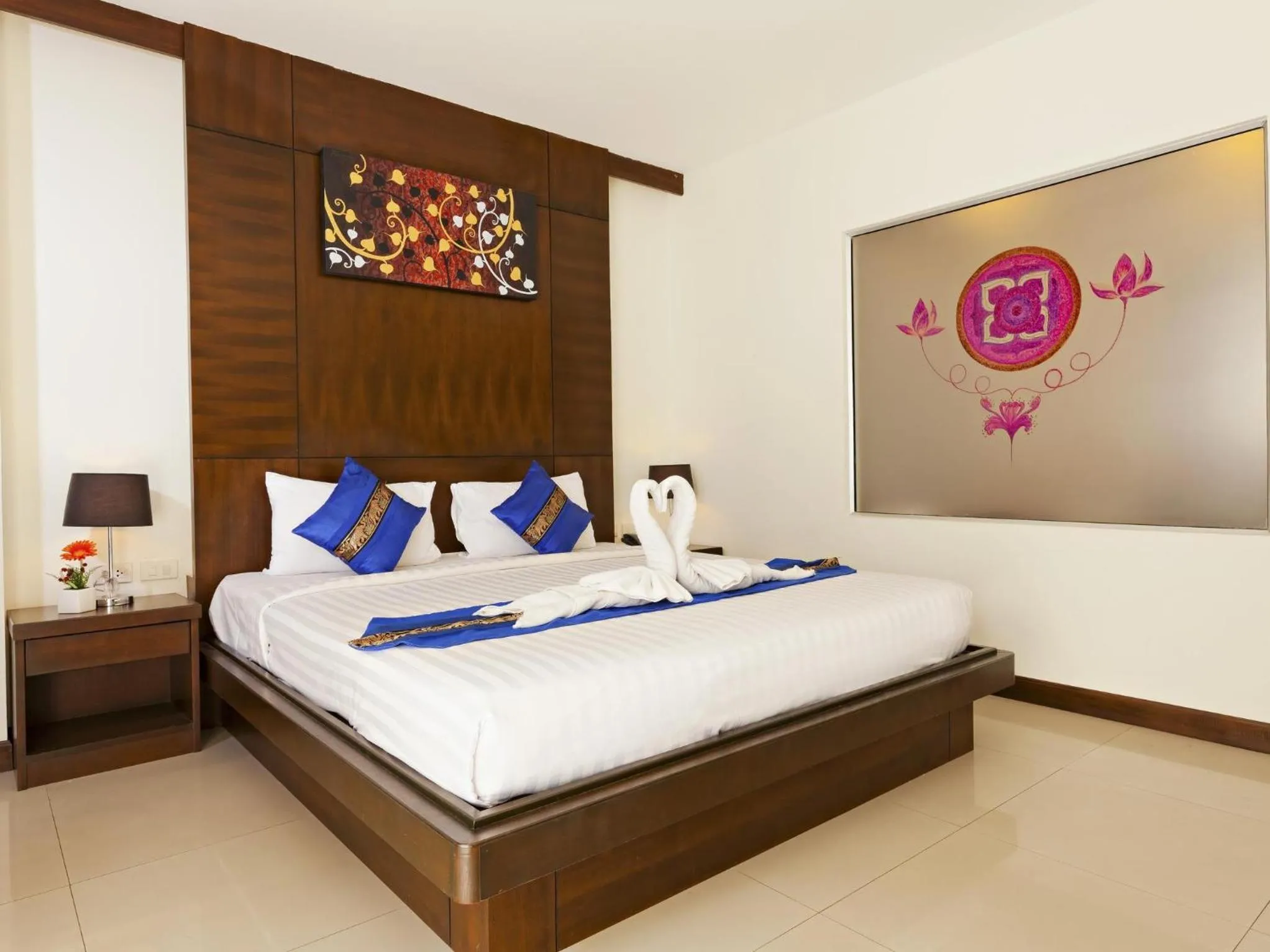 Photo of the whole room, Bed in Garden Phuket Hotel