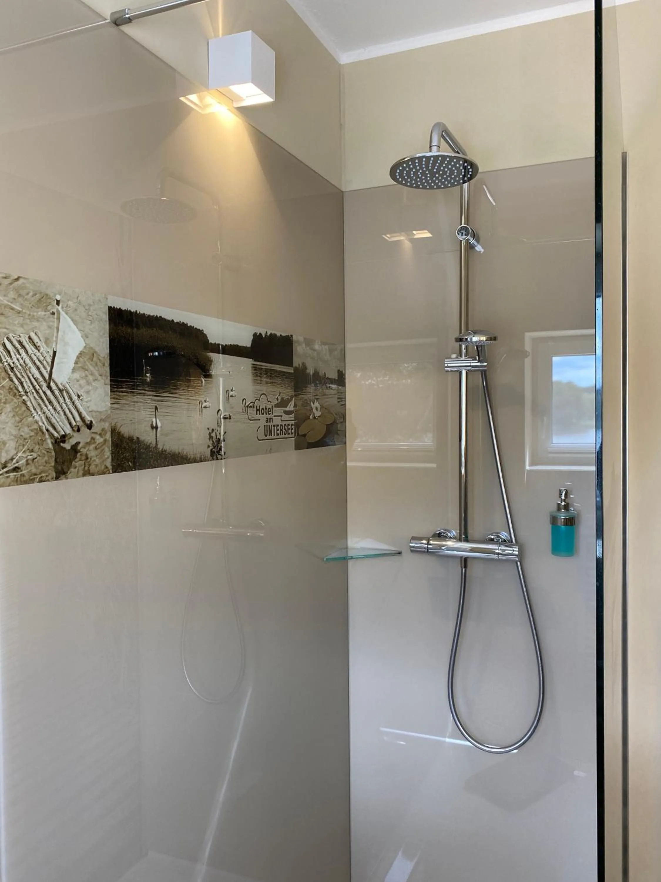 Shower in Hotel am Untersee
