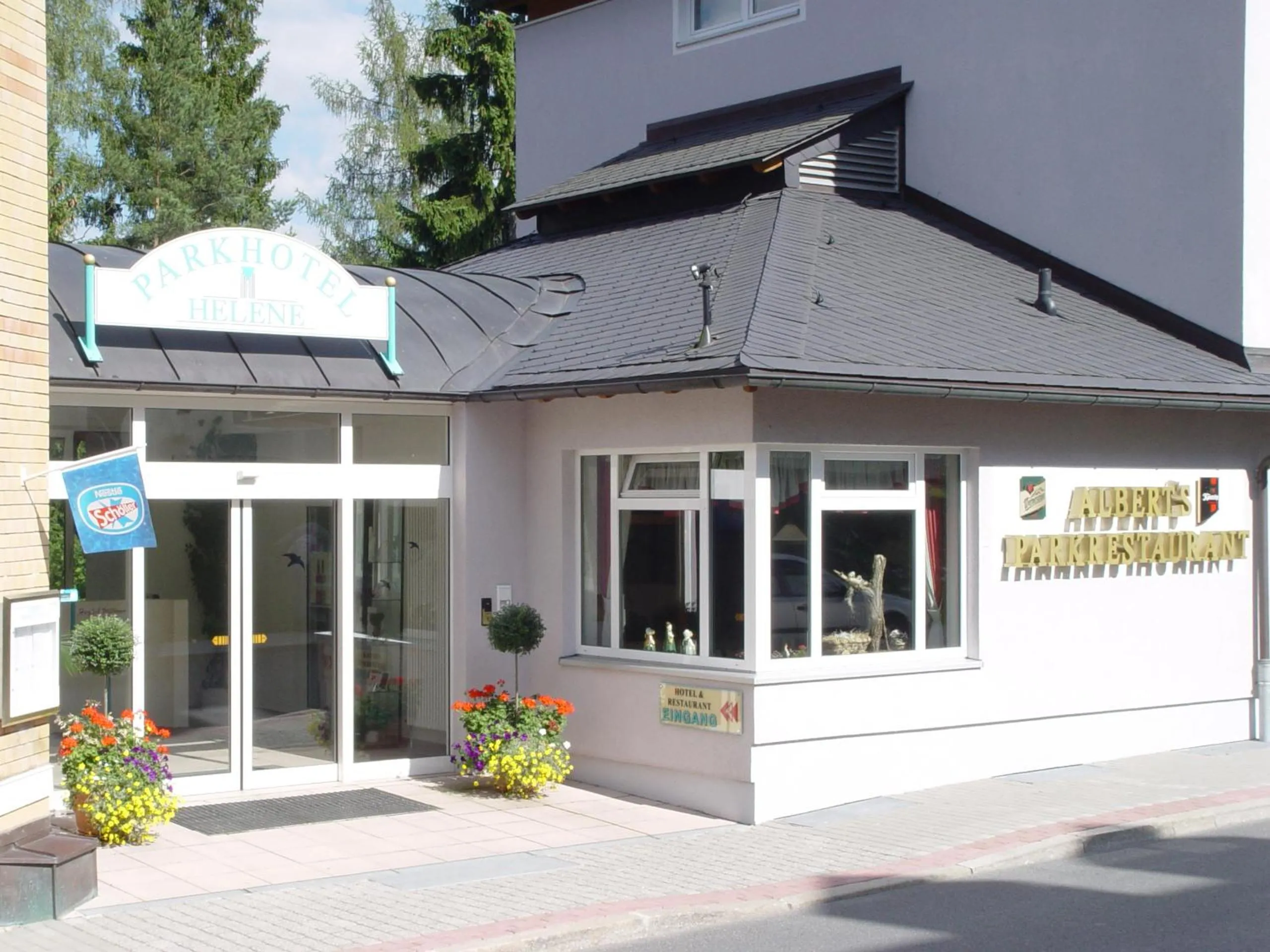 Facade/entrance in Parkhotel Helene