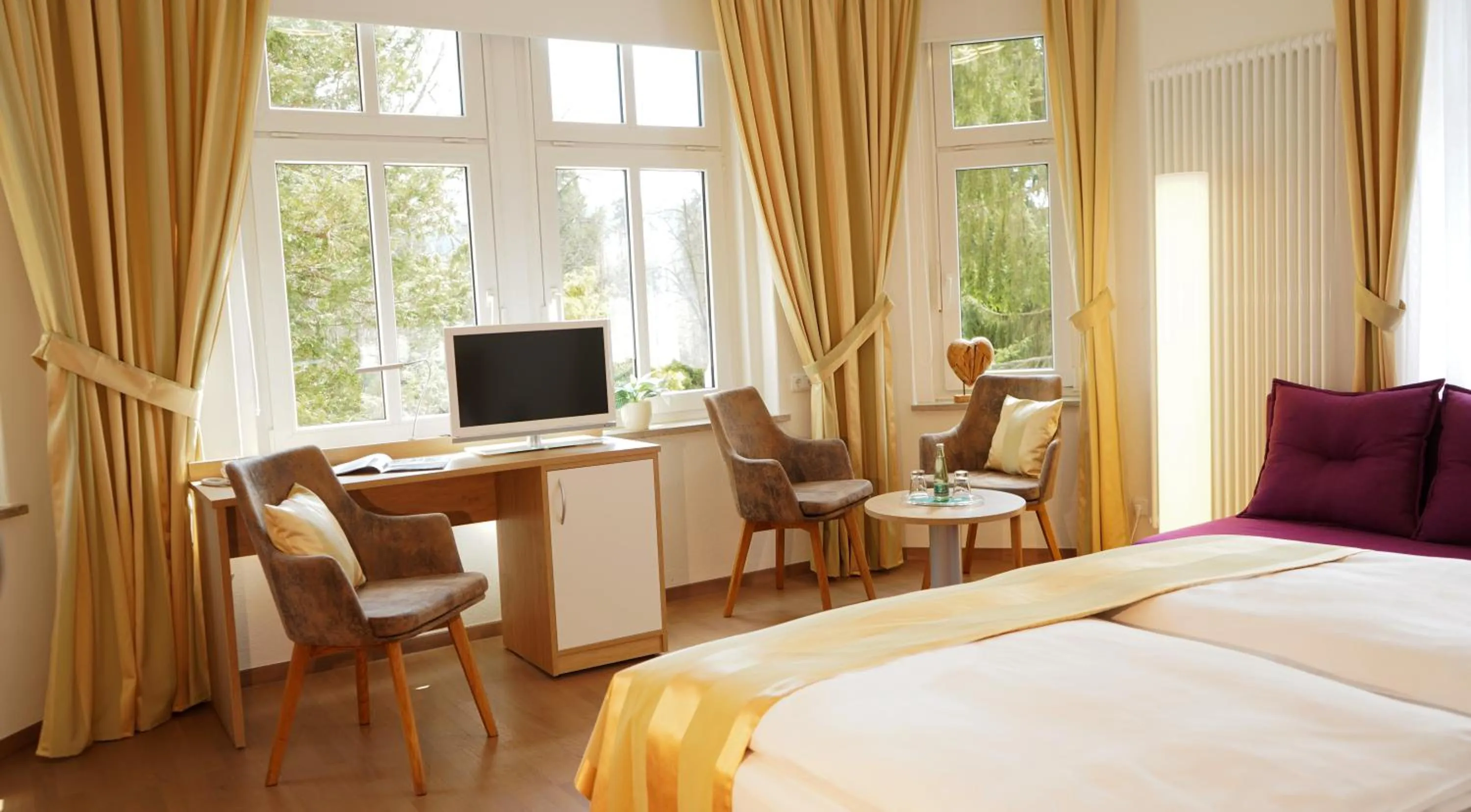 Photo of the whole room, Bed in Parkhotel Helene