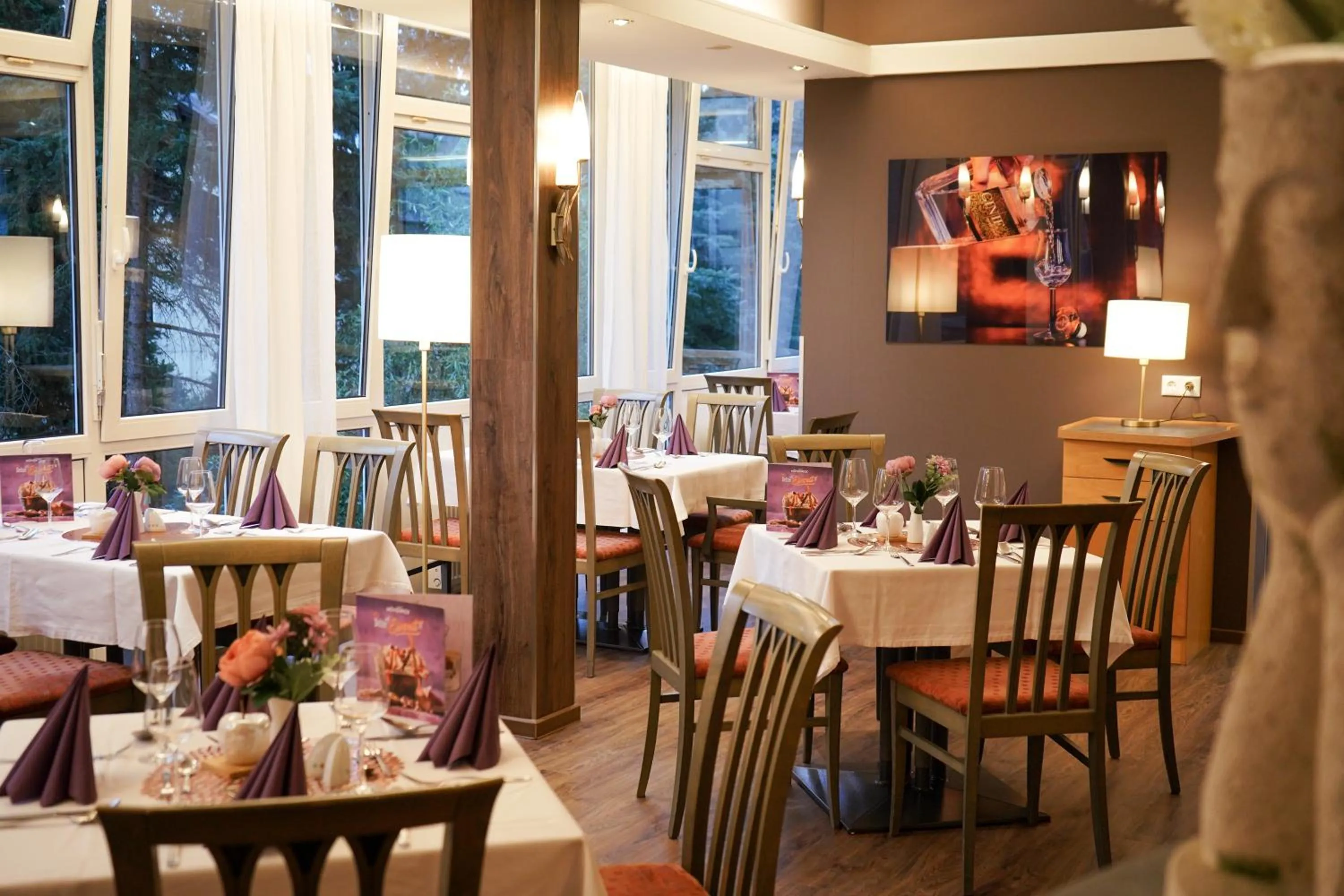 Restaurant/places to eat in Parkhotel Helene