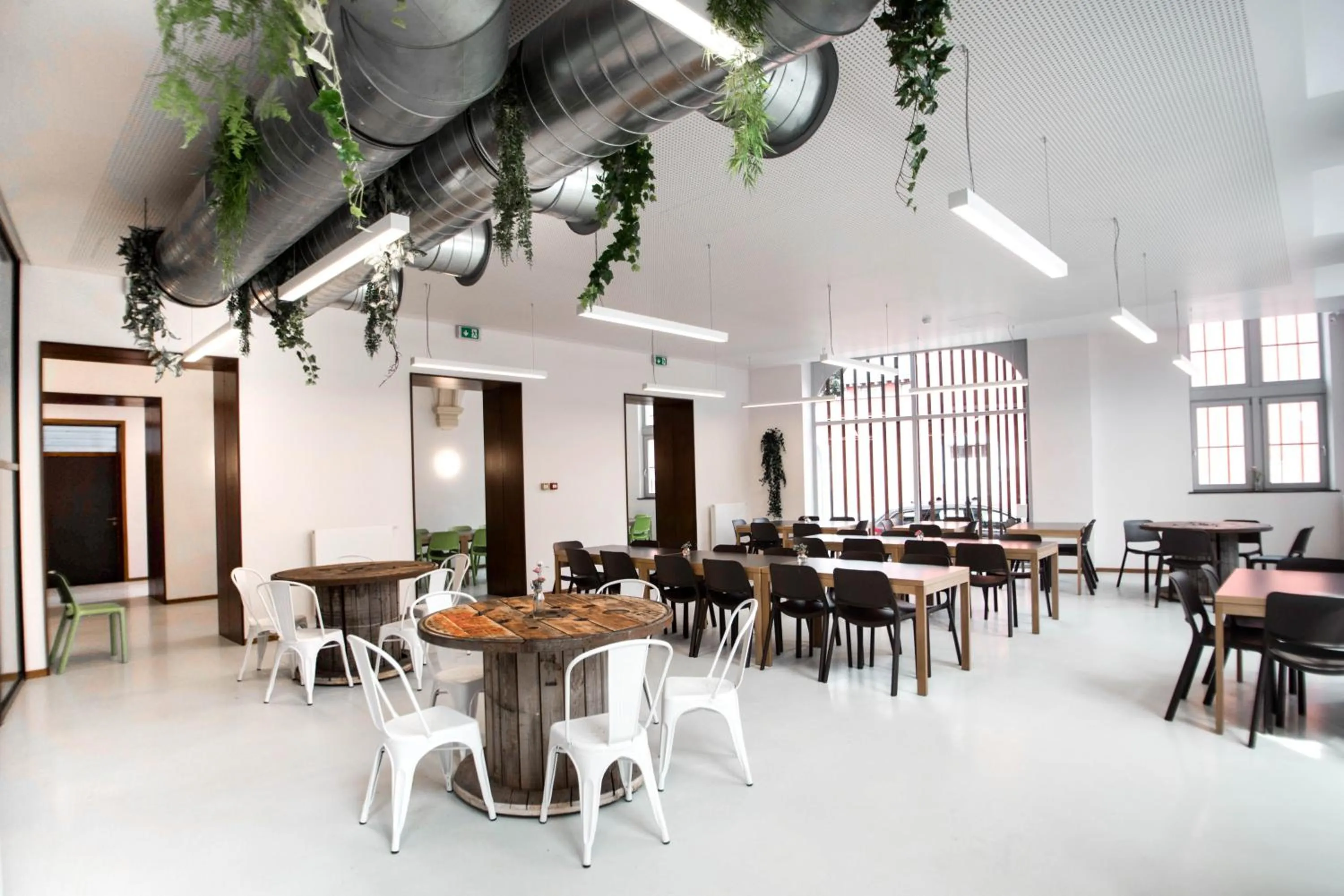 Restaurant/places to eat in Liège Youth Hostel