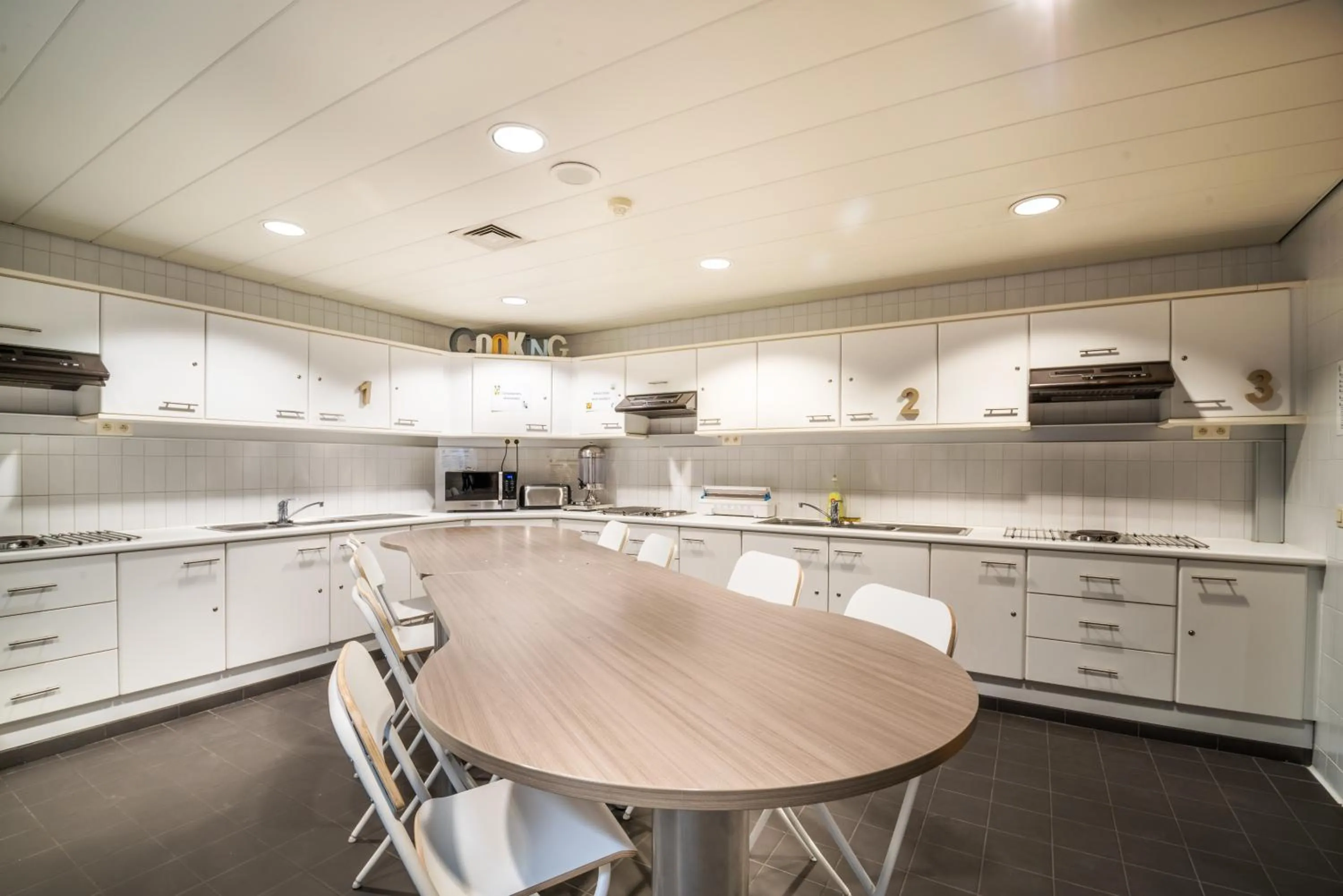 Kitchen or kitchenette in Auberge de Jeunesse de Mons