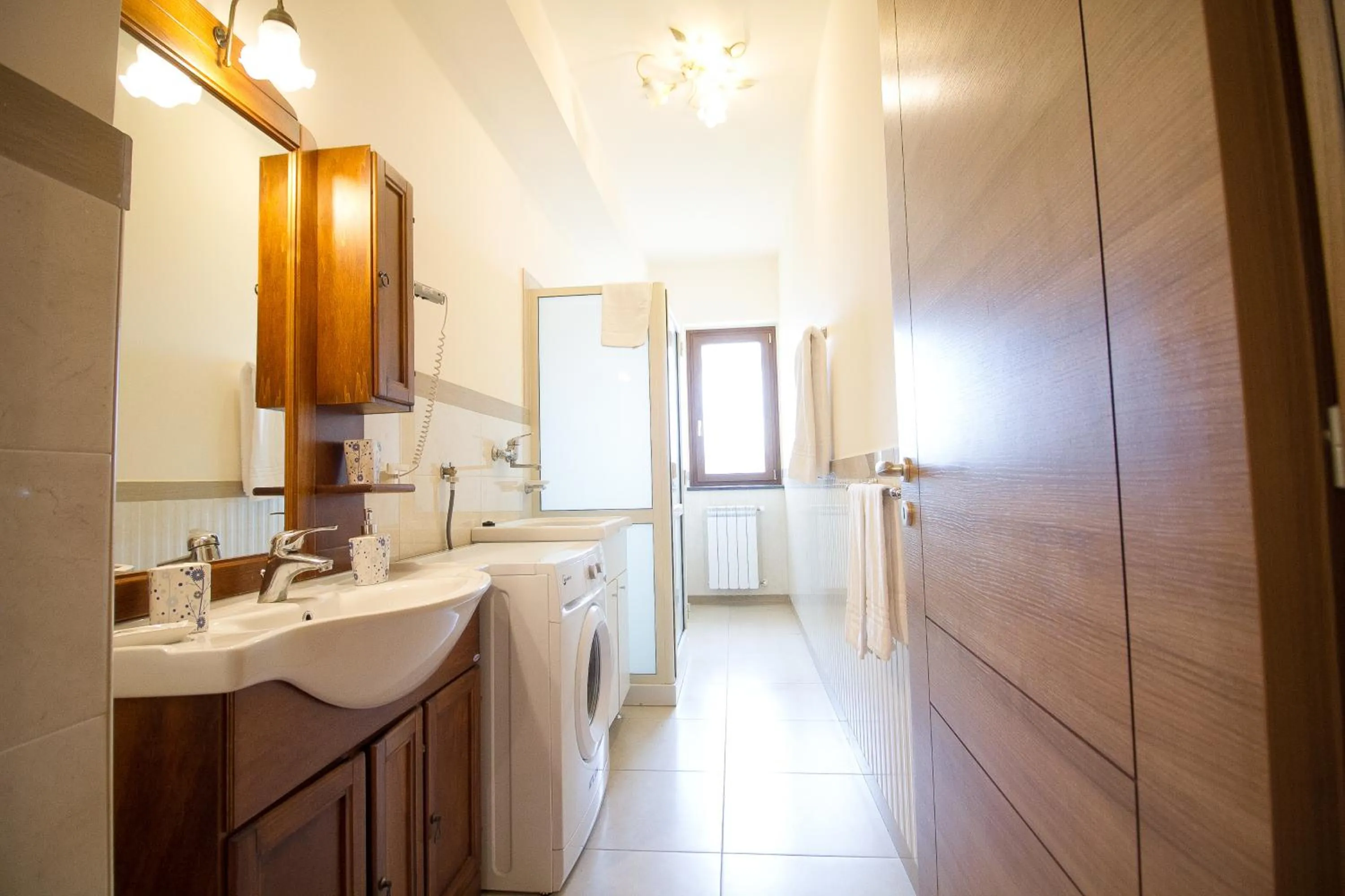 Bathroom in Etna Royal View