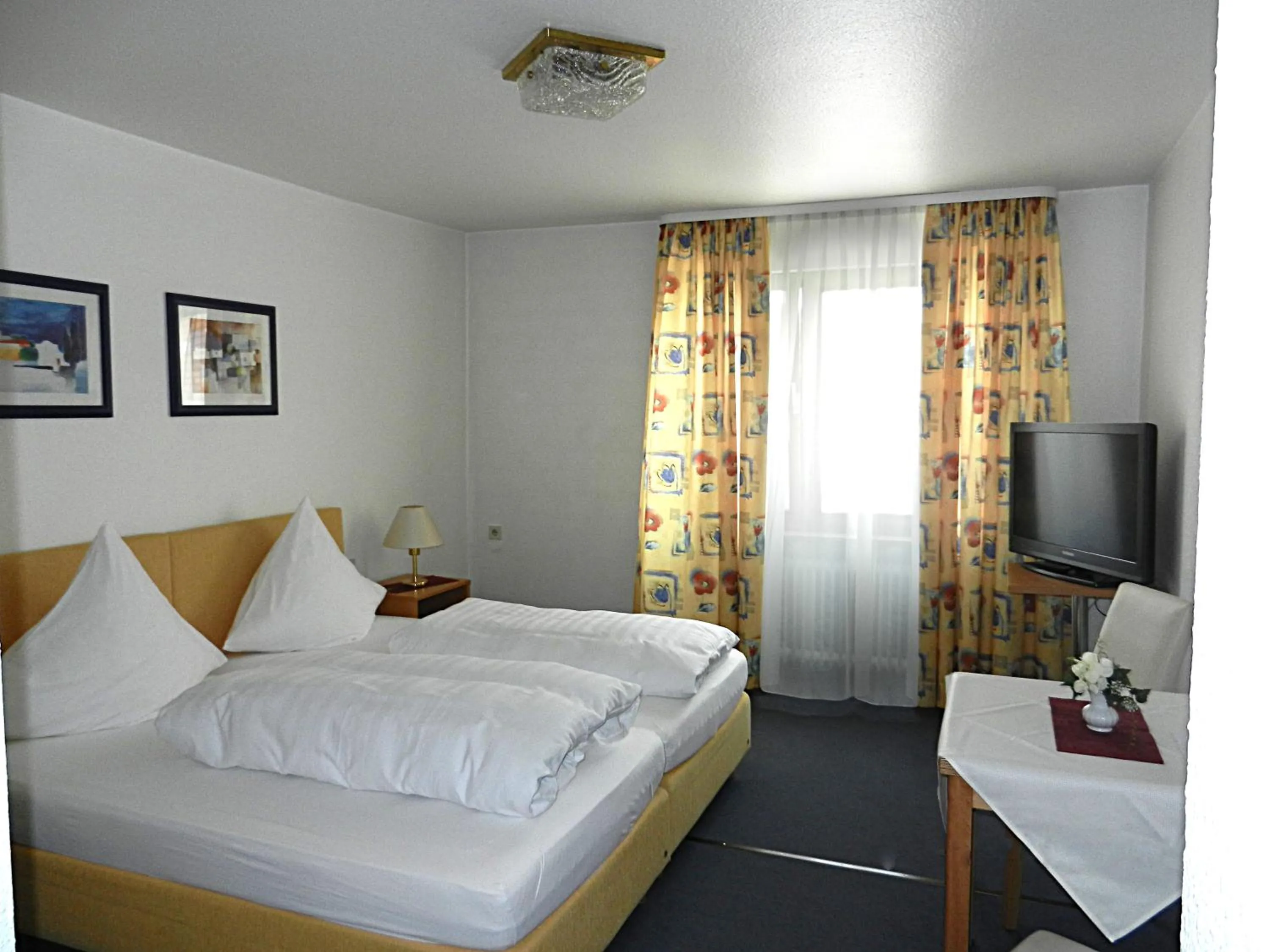 Photo of the whole room, Bed in Hotel Gasthof Herderich