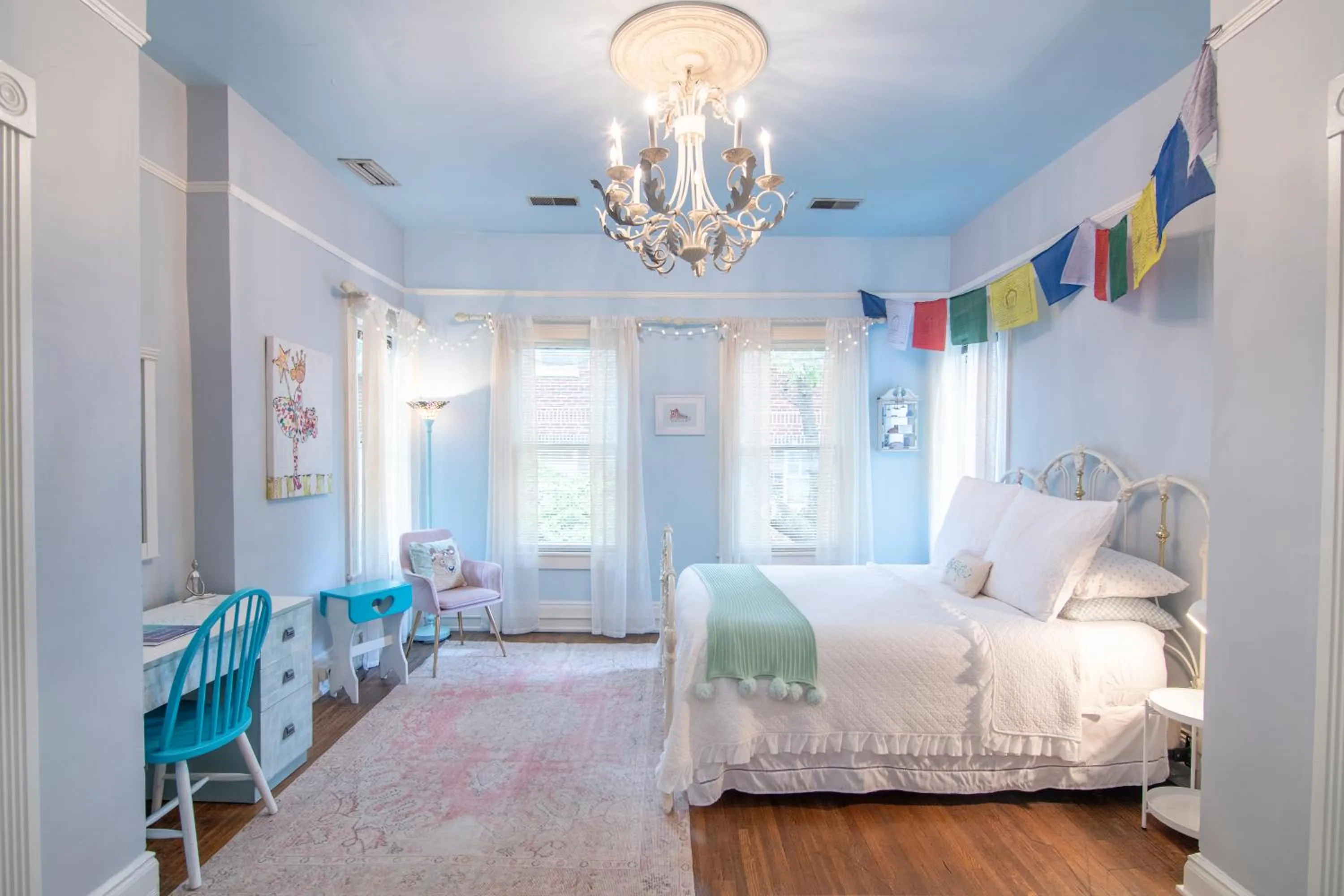 Bedroom, Bed in Birmingham Tree House