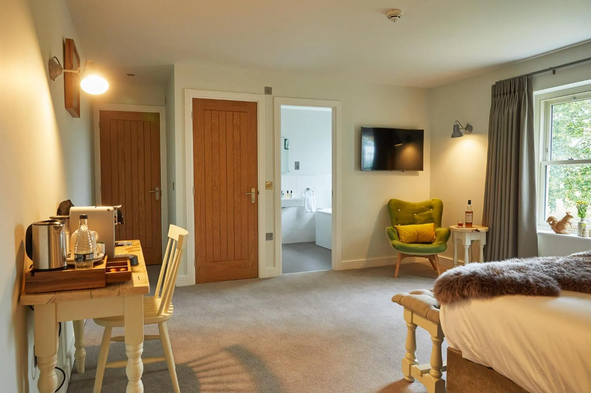 TV and multimedia in The Lime Tree Inn