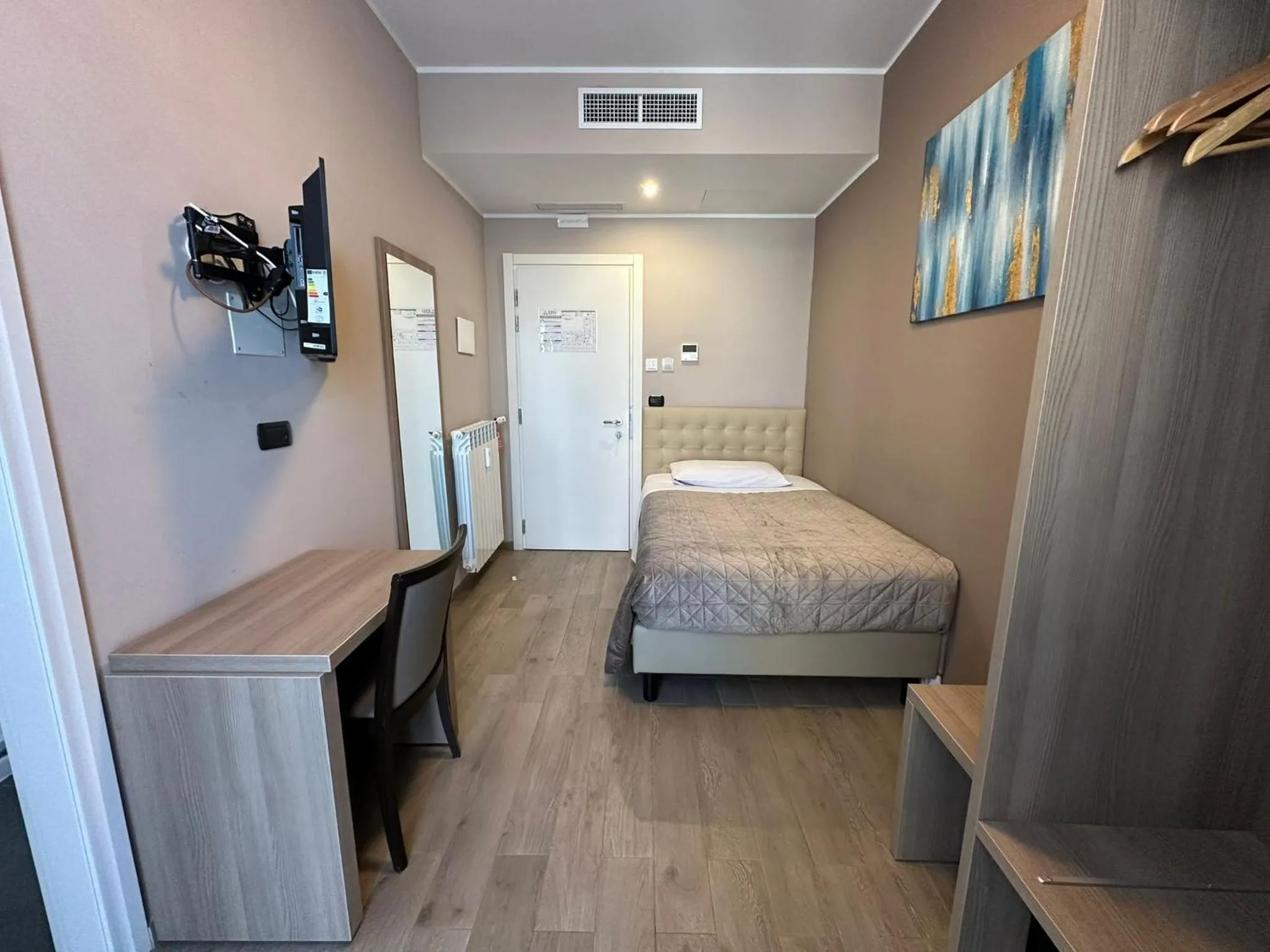 Photo of the whole room, Bed in Hotel Folen