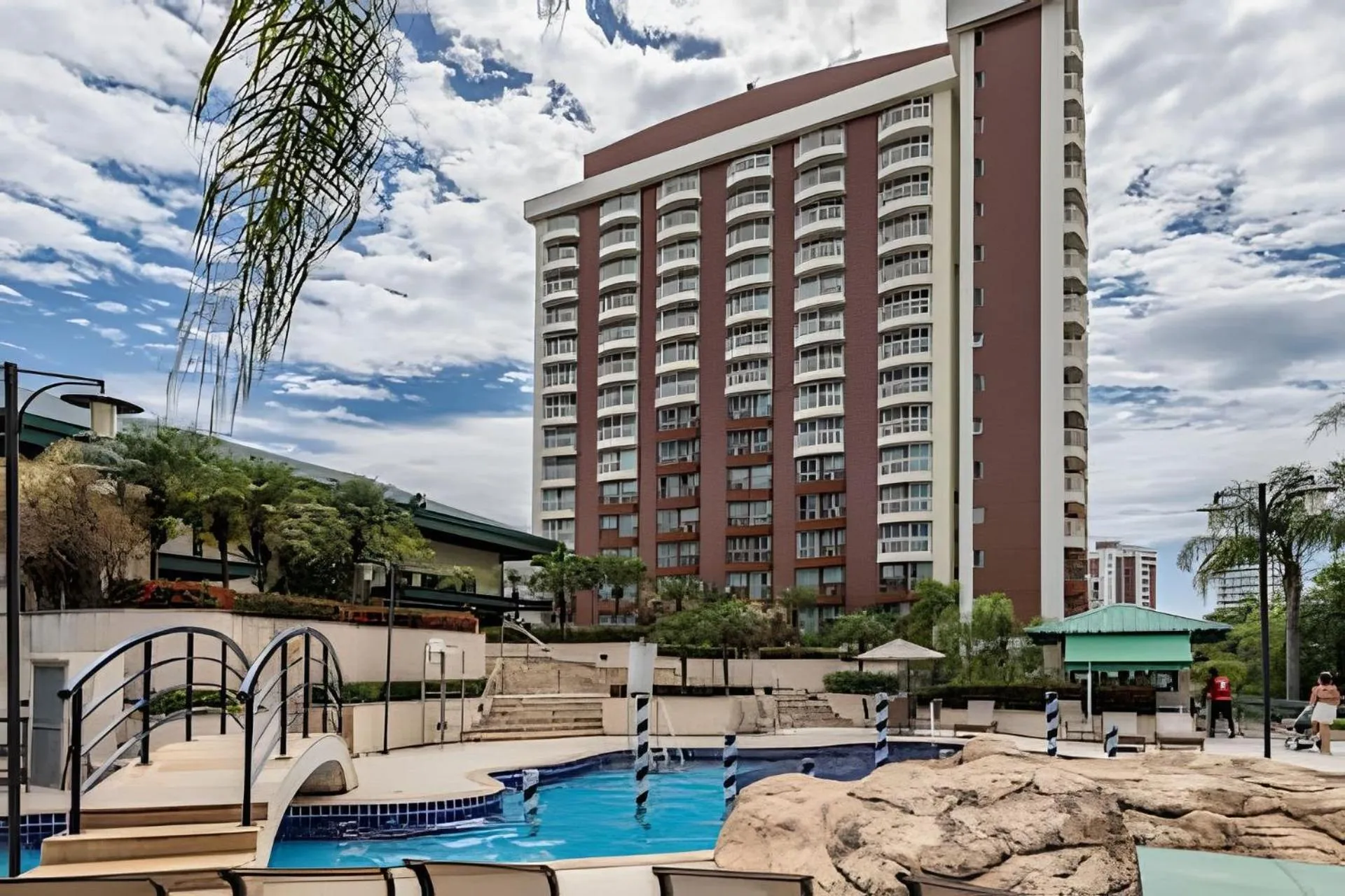 Swimming pool in Flat Barra First