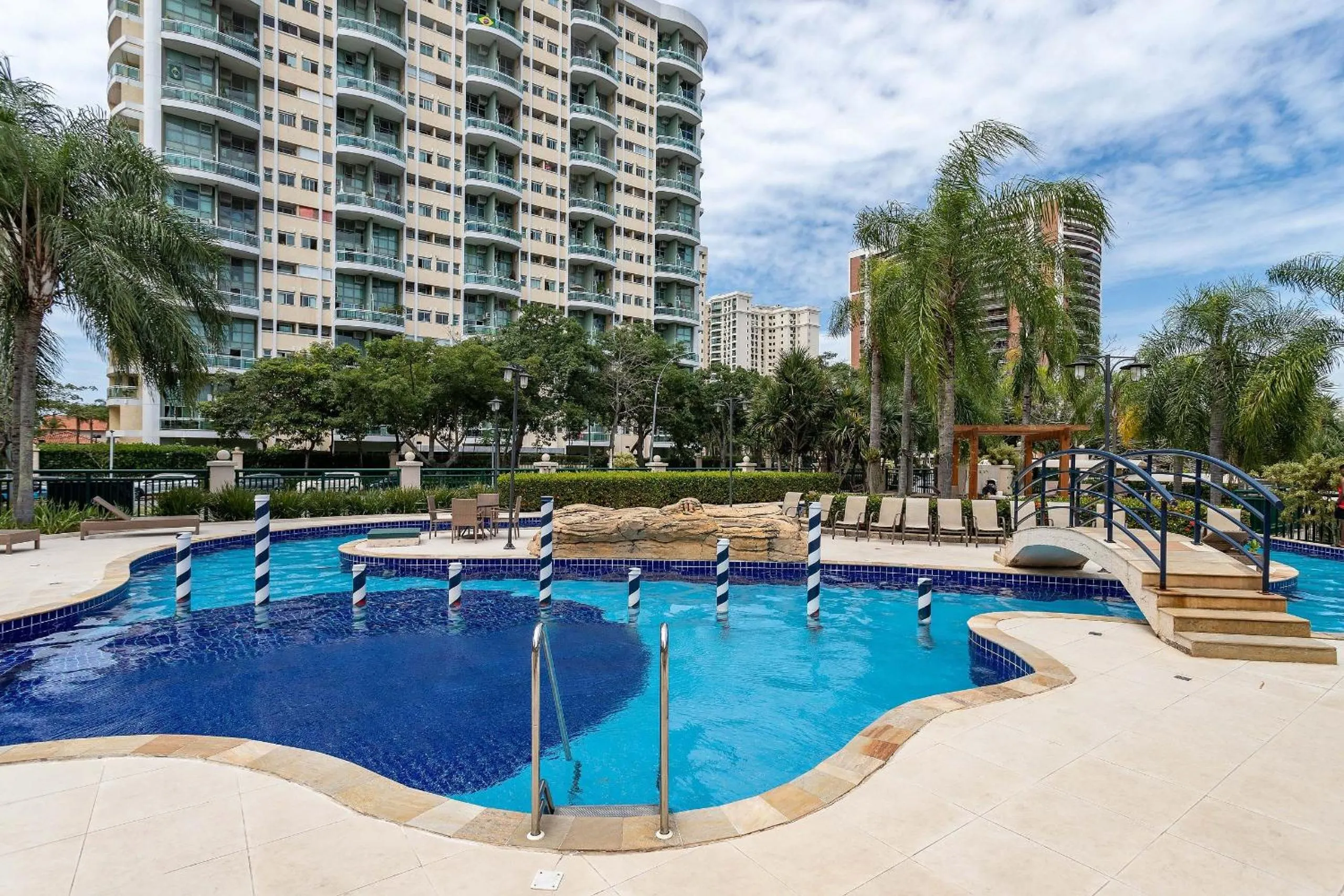 Swimming pool in Flat Barra First