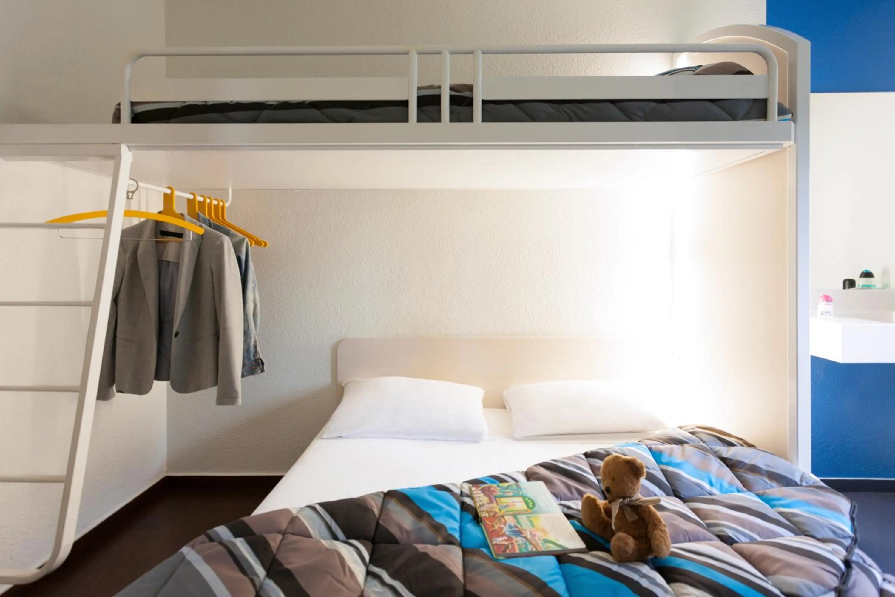 Bed in UNISOTEL ex hotelF1 Saint Brieuc