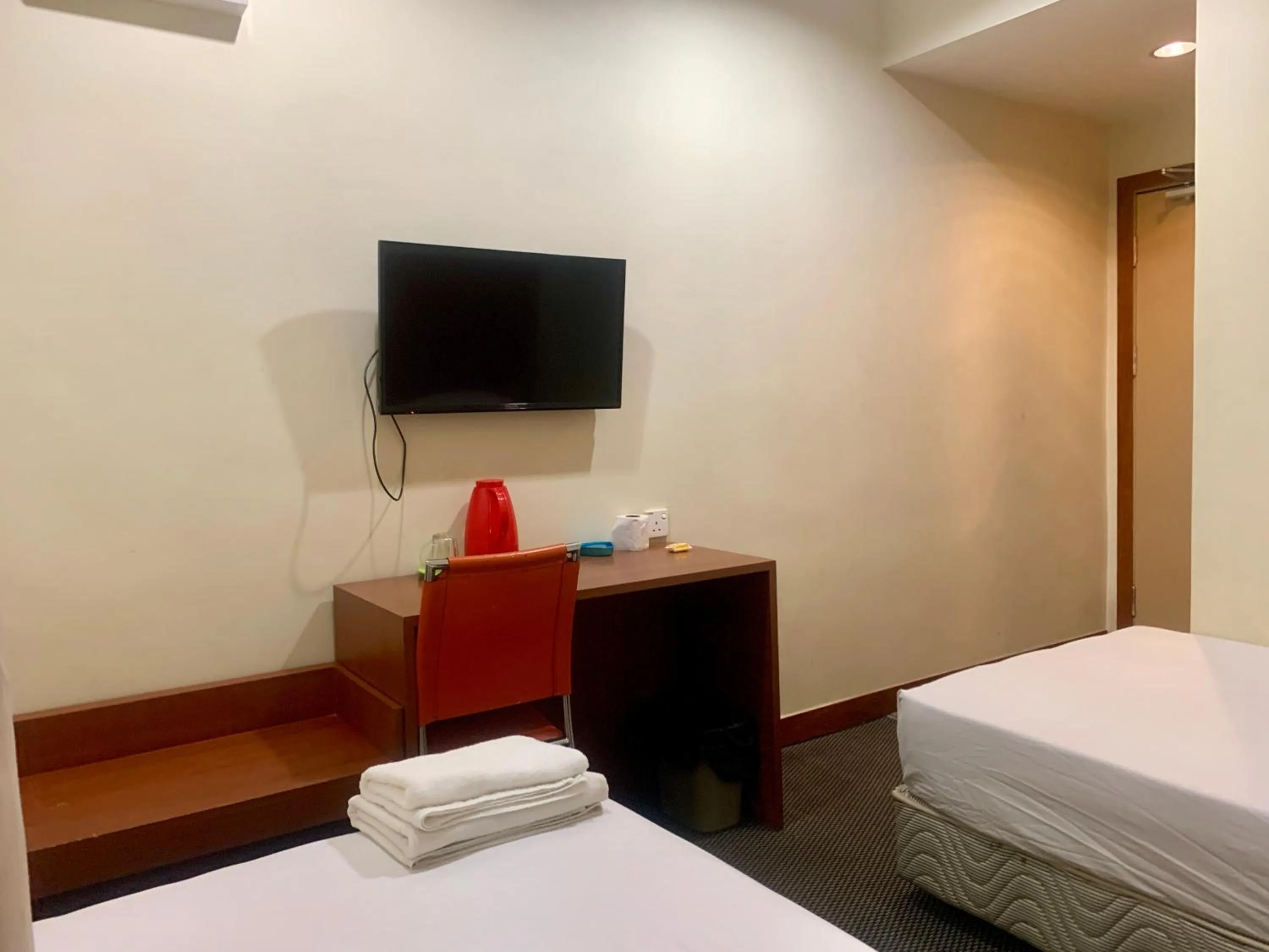 Bedroom, Bed in Grand Hotel 2