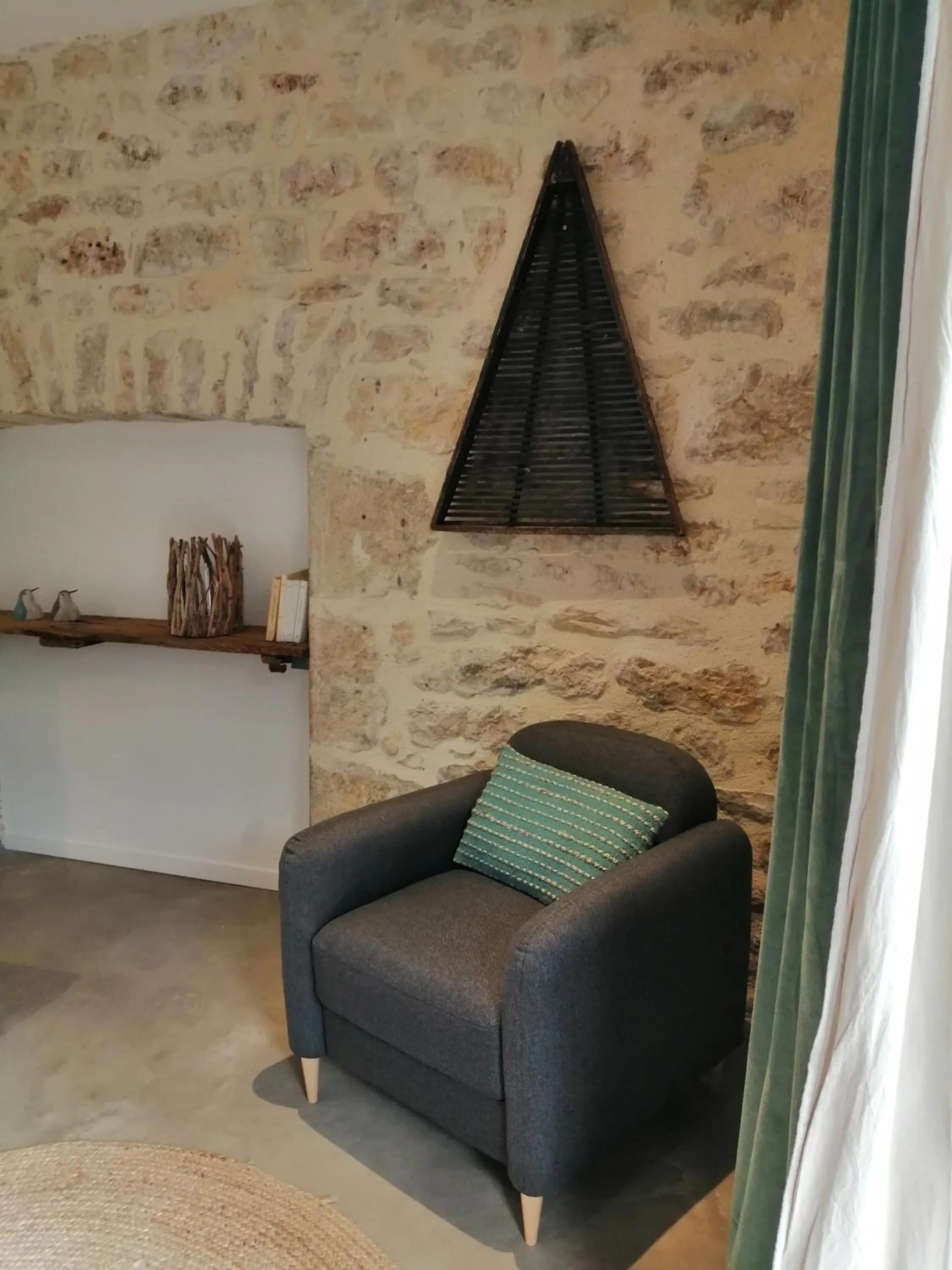 Seating area in Maison Reces