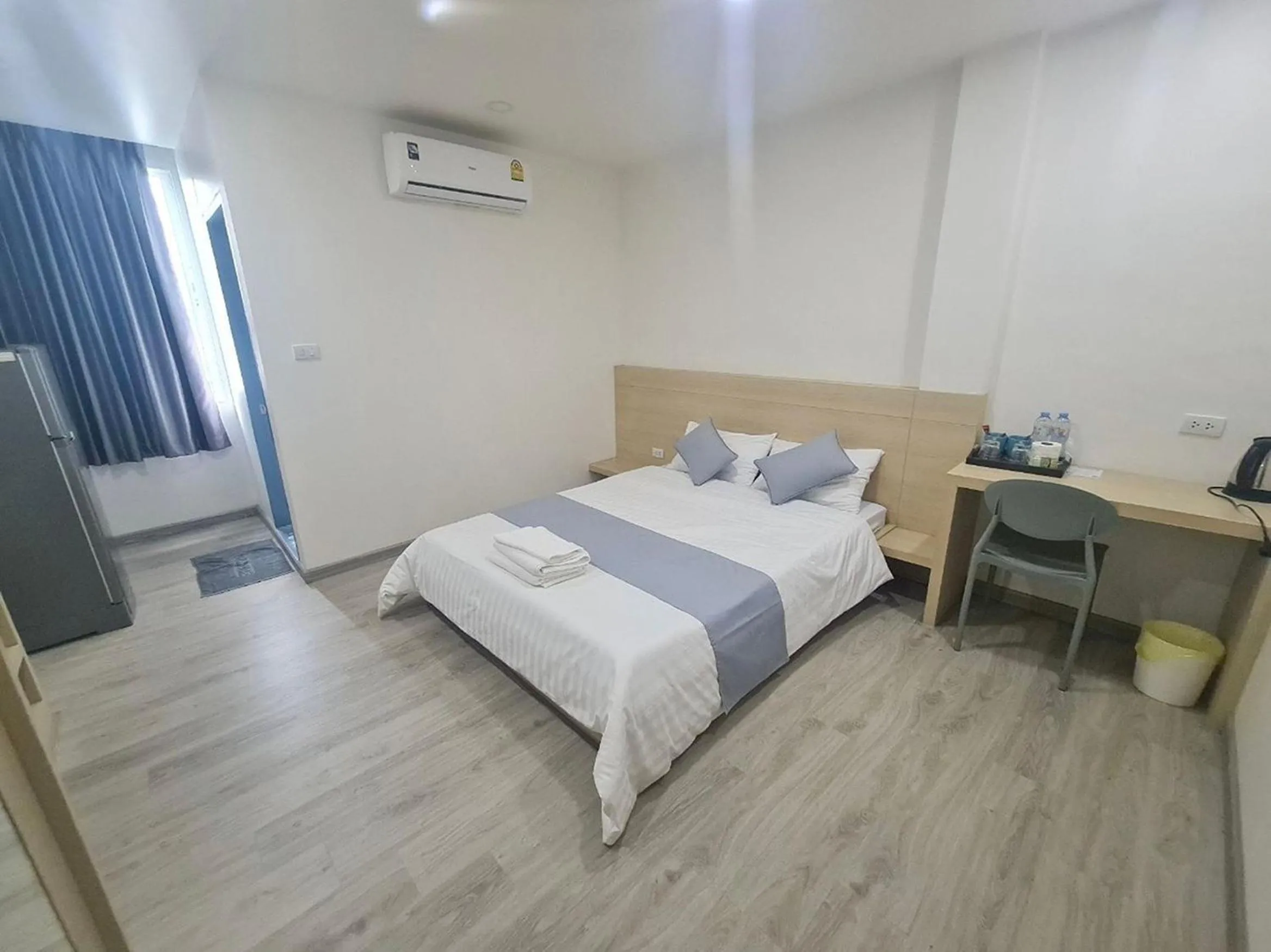 Photo of the whole room, Bed in El Huq