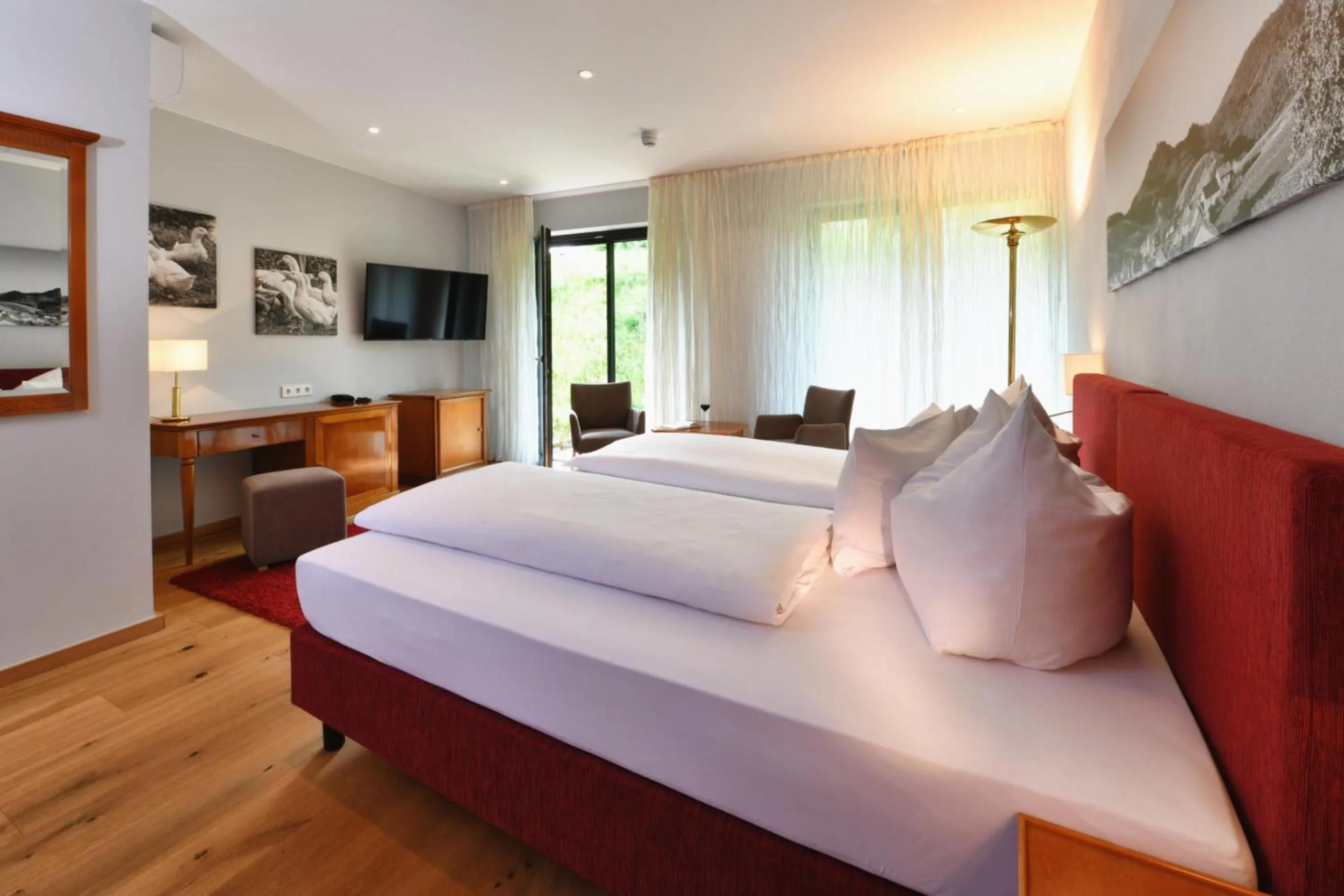 Staff, Bed in Hotel Rebenhof