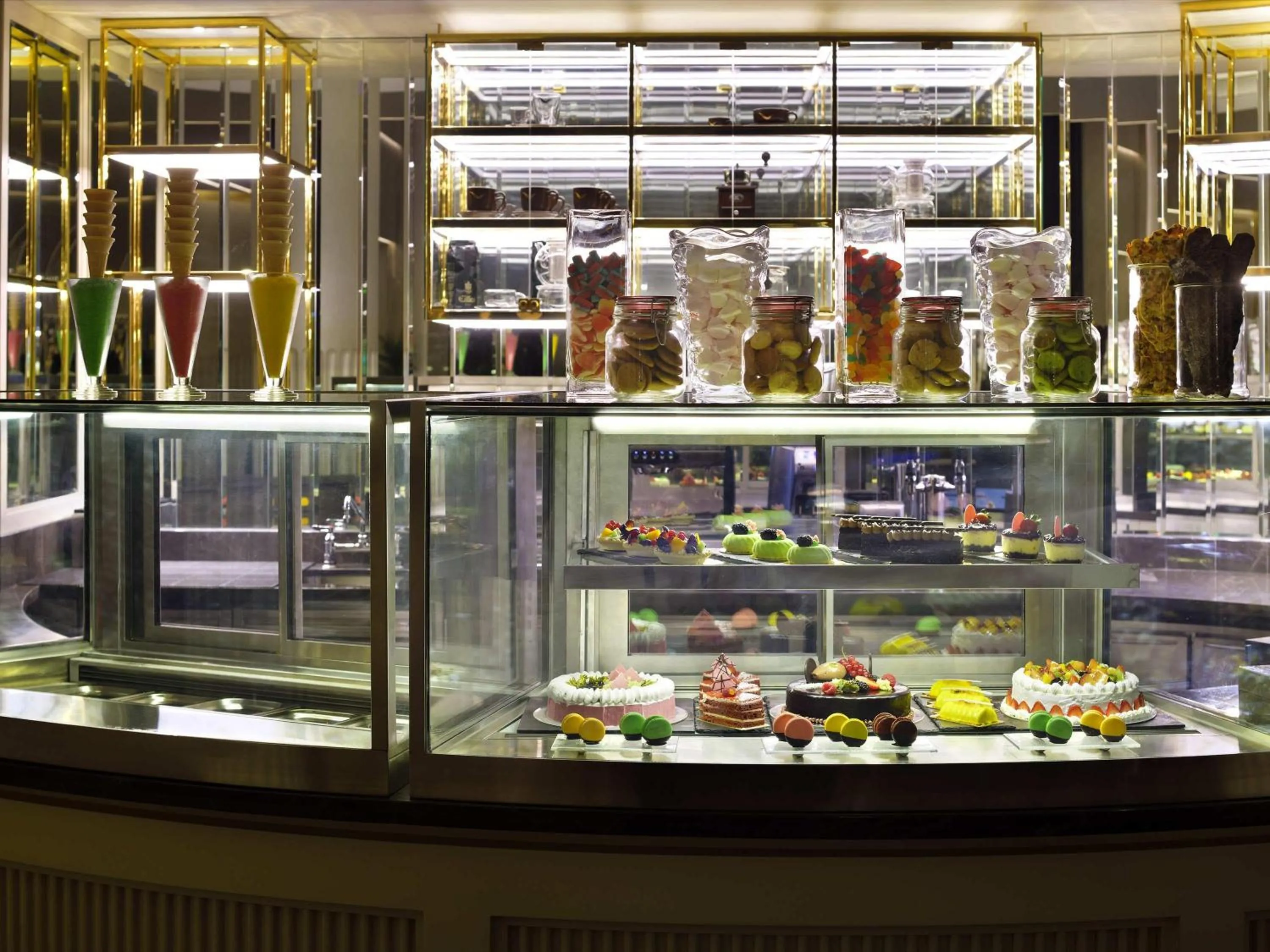 Restaurant/places to eat in Mövenpick Hotel Bahrain