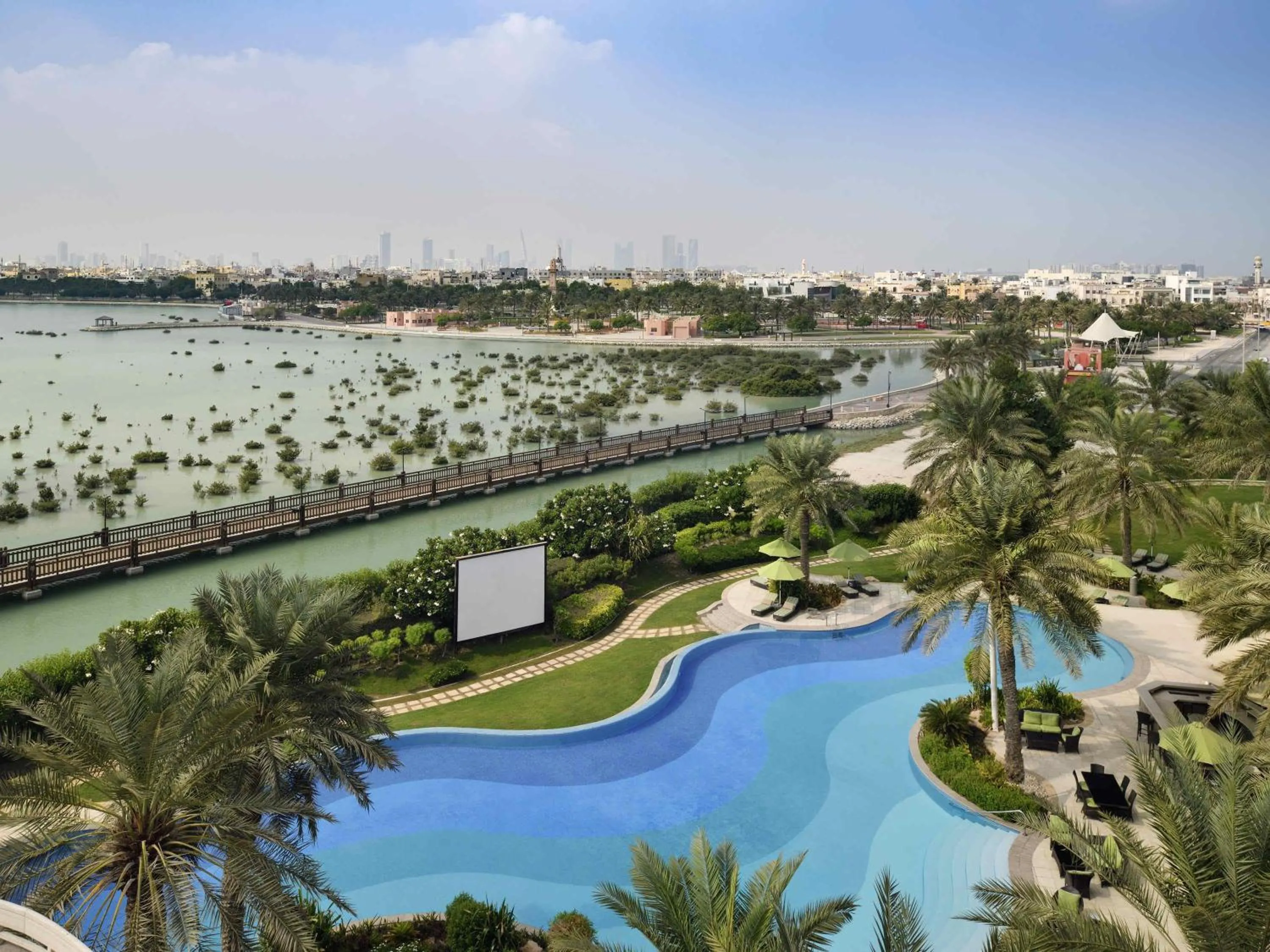 Bedroom in Mövenpick Hotel Bahrain