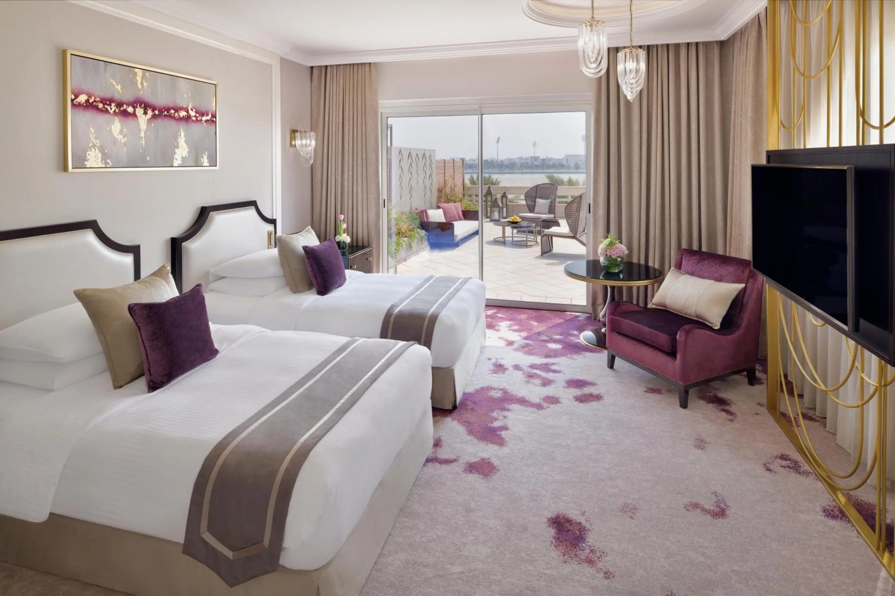 Bedroom, Bed in Mövenpick Hotel Bahrain