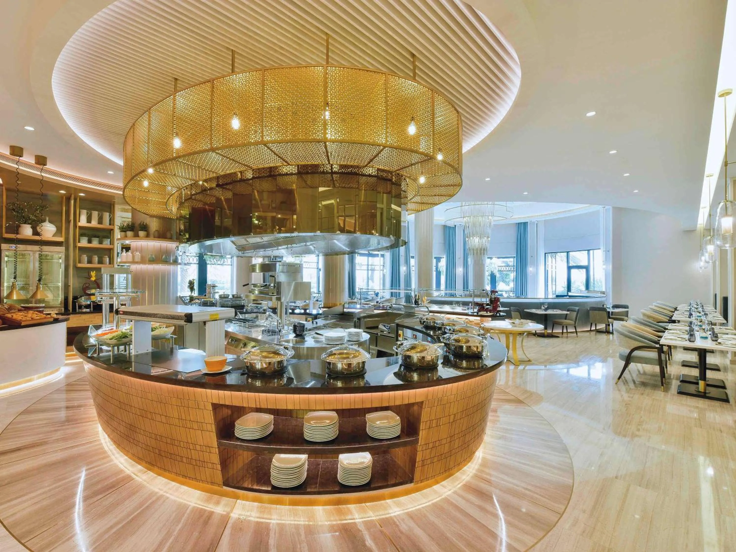 Restaurant/places to eat in Mövenpick Hotel Bahrain