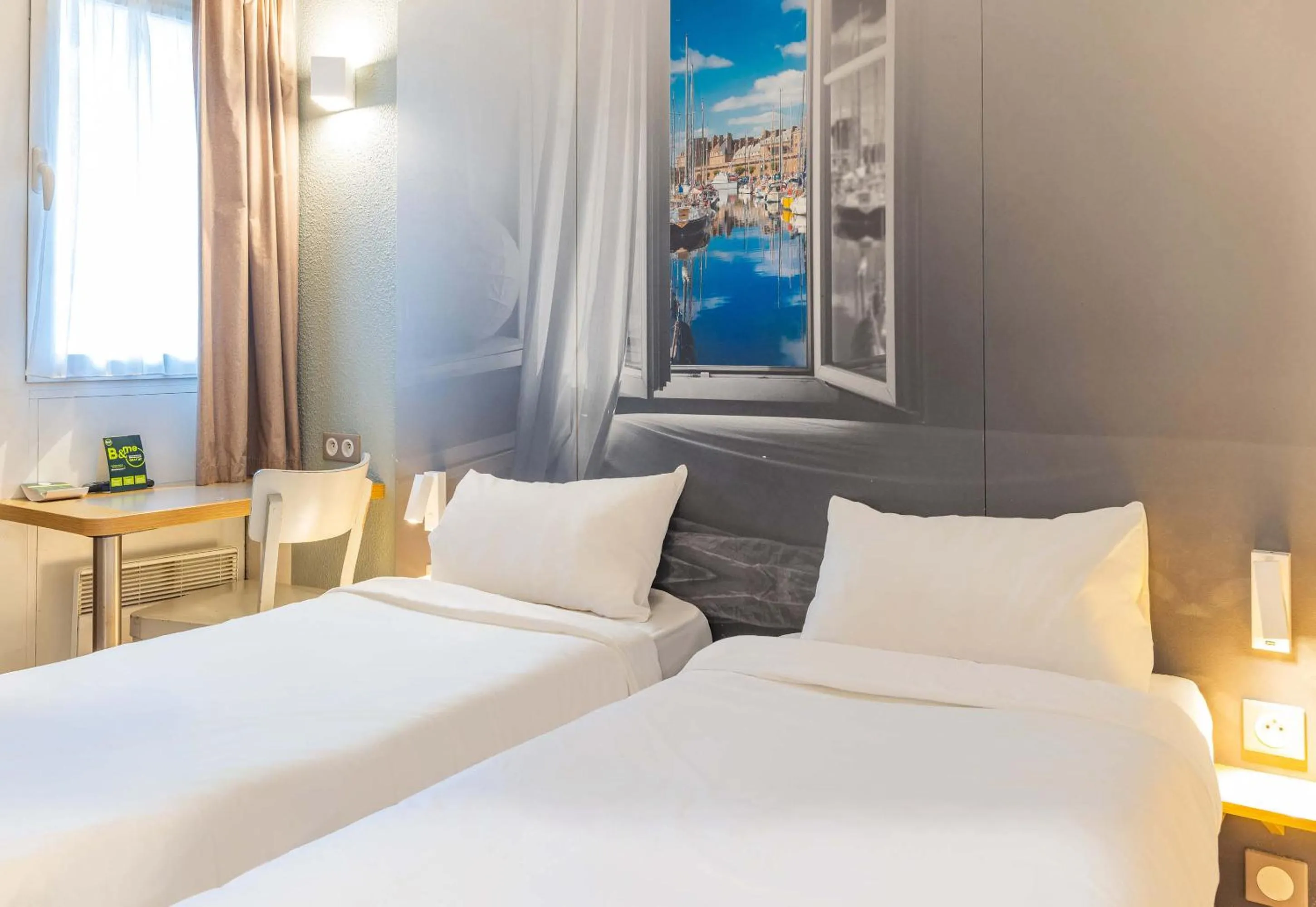 Bedroom, Bed in B&B HOTEL Saint-Malo Centre