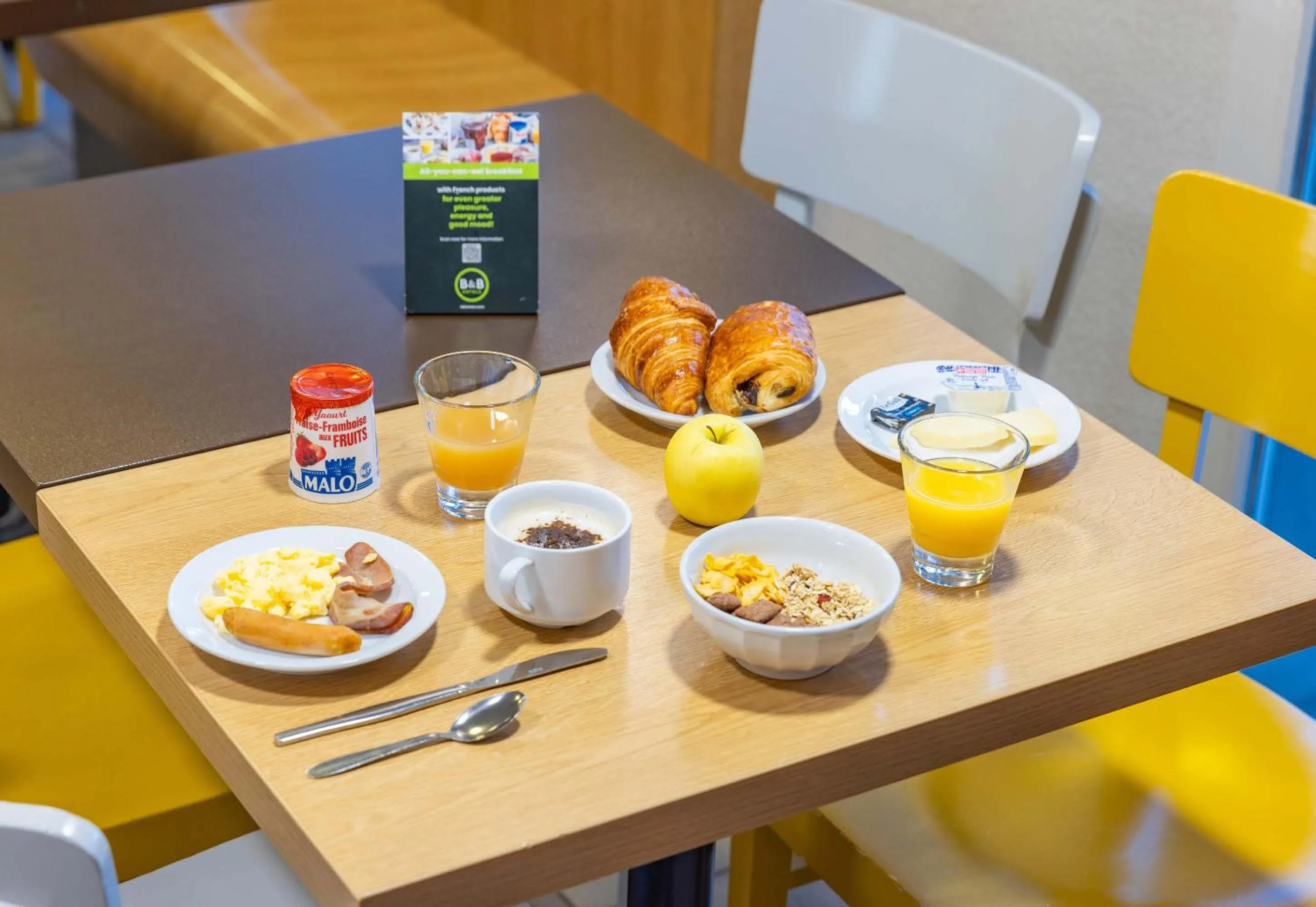 Breakfast in B&B HOTEL Saint-Malo Centre