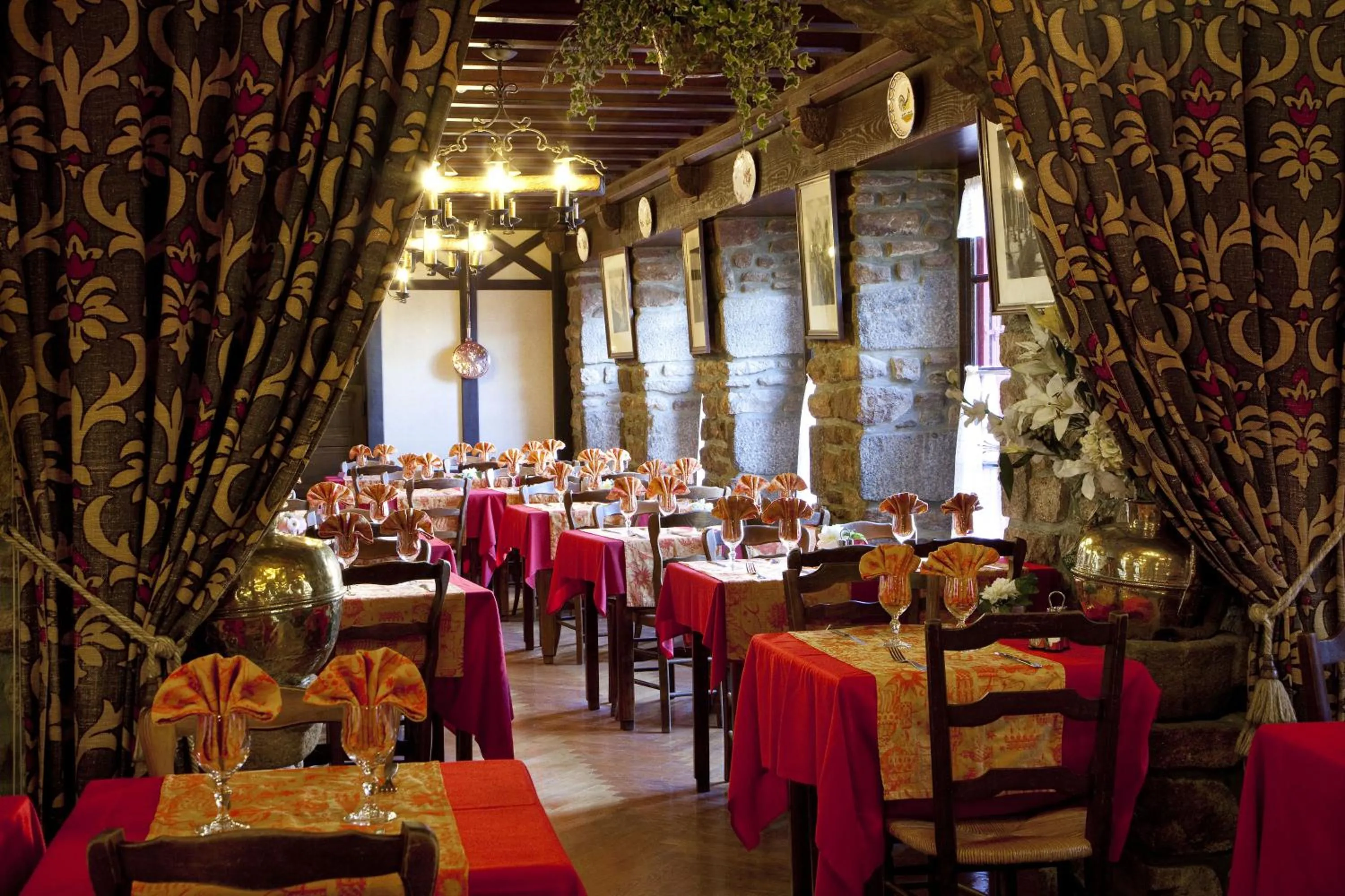 Restaurant/places to eat in La Vieille Auberge