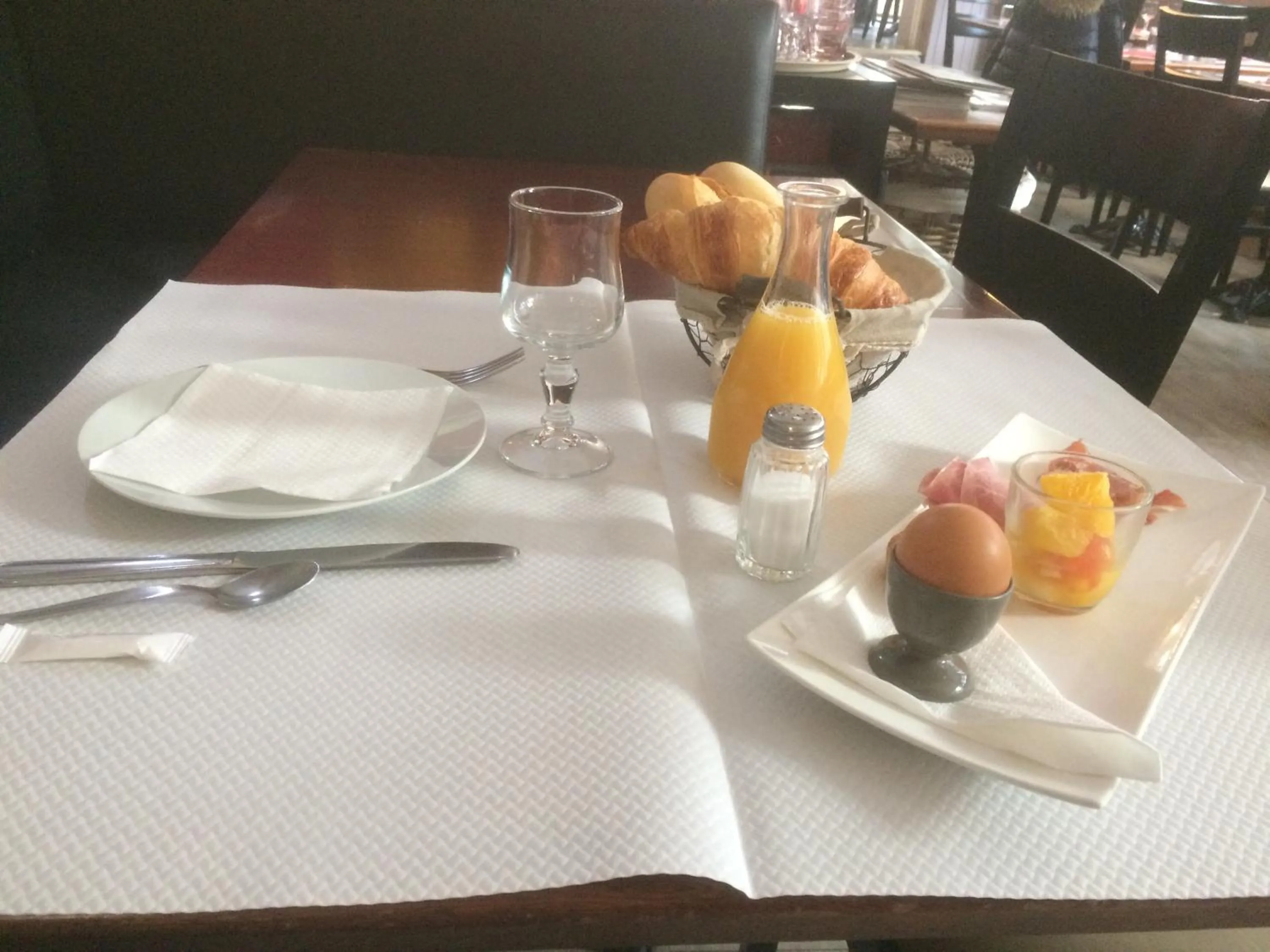 Breakfast in Les Chiens du Guet