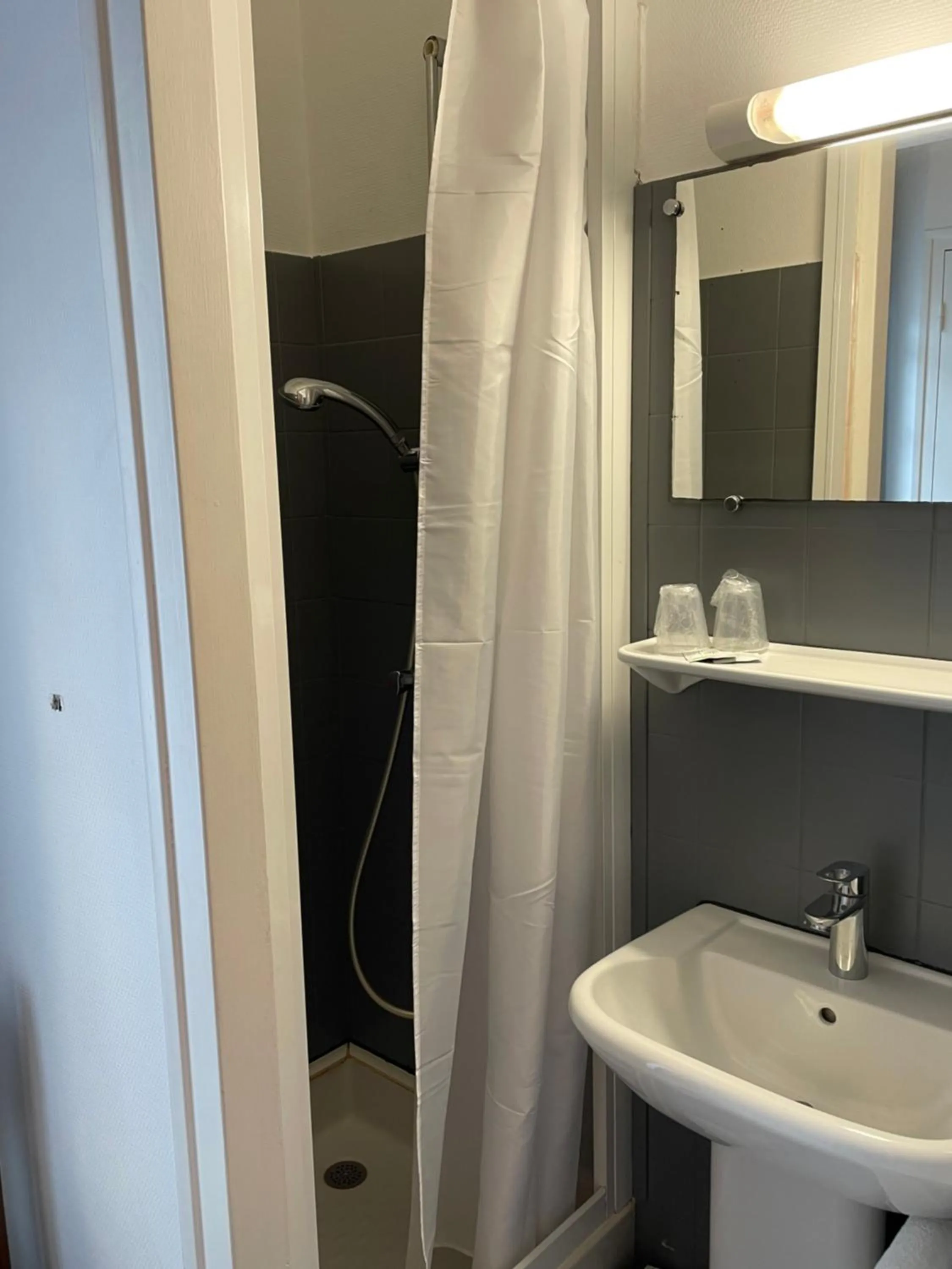 Bathroom in Les Chiens du Guet