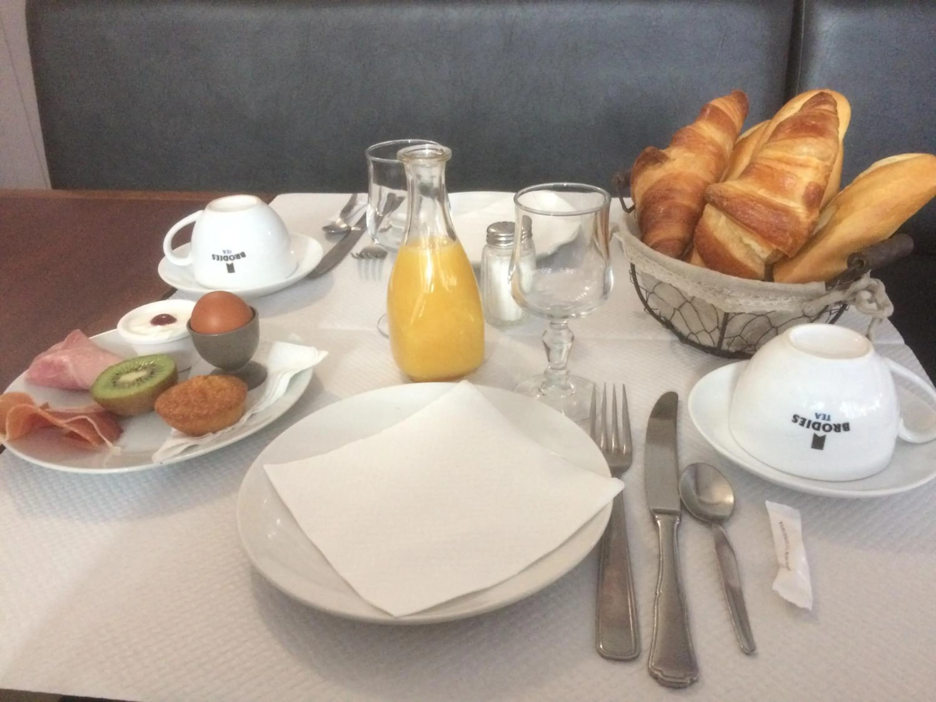 Restaurant/places to eat in Les Chiens du Guet