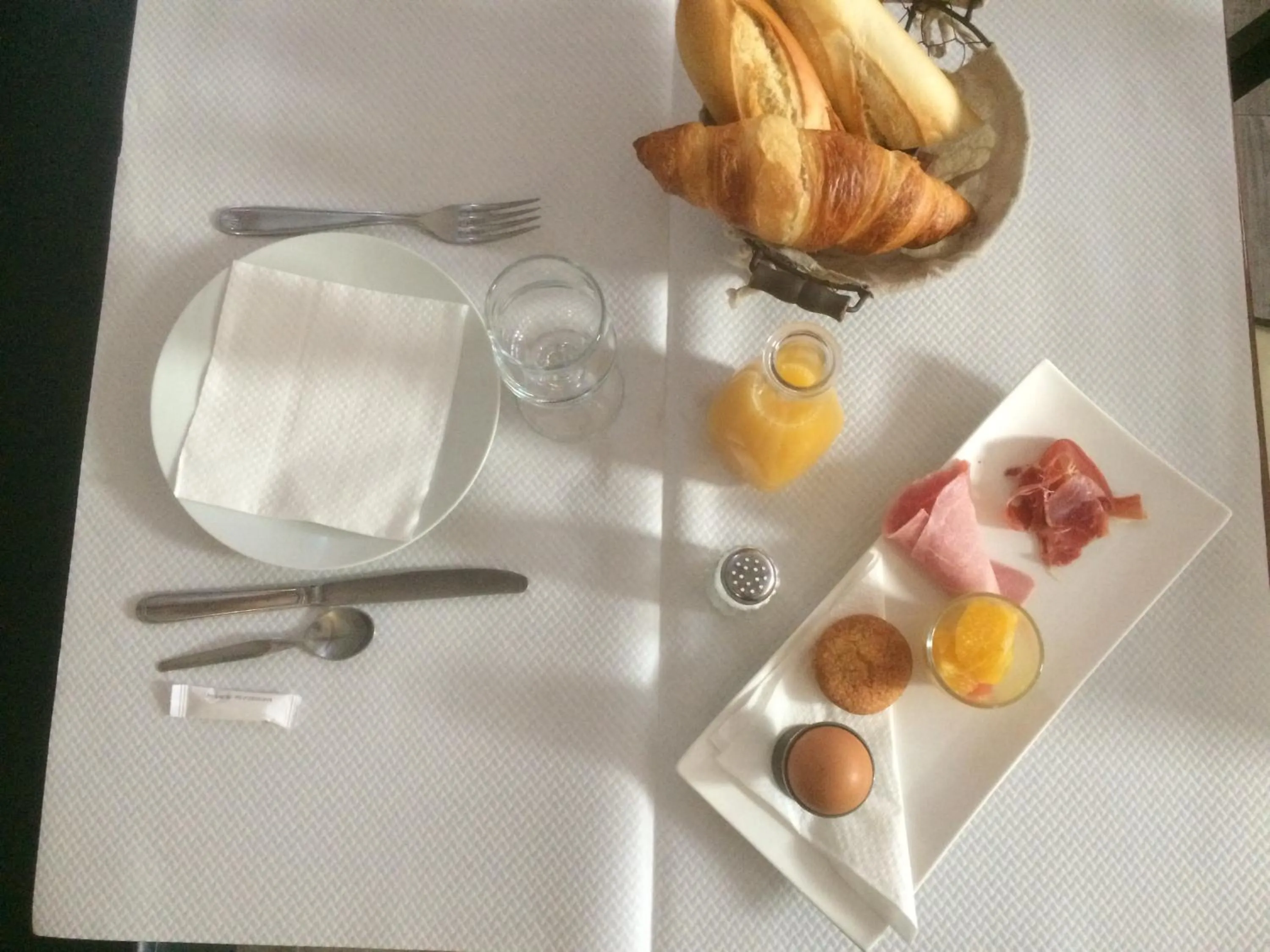Breakfast in Les Chiens du Guet