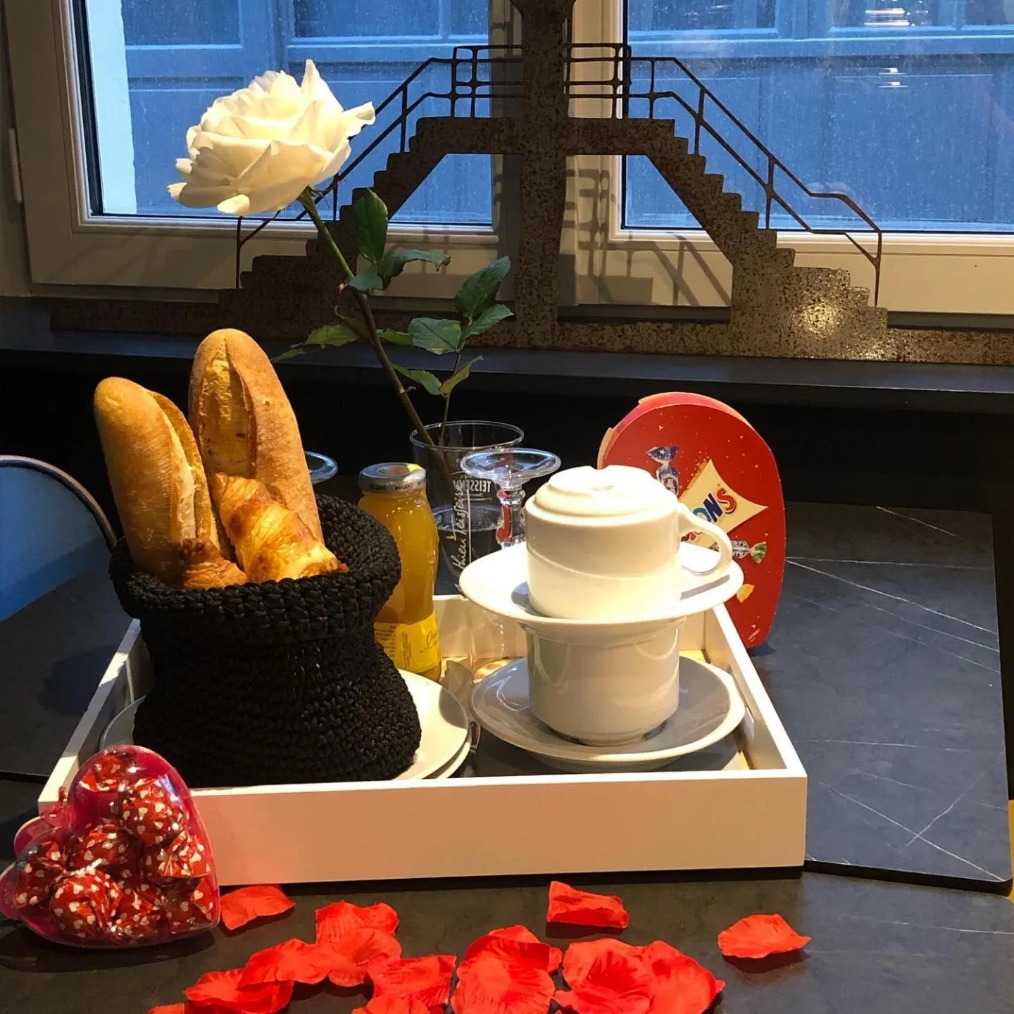 Continental breakfast in Les Chiens du Guet