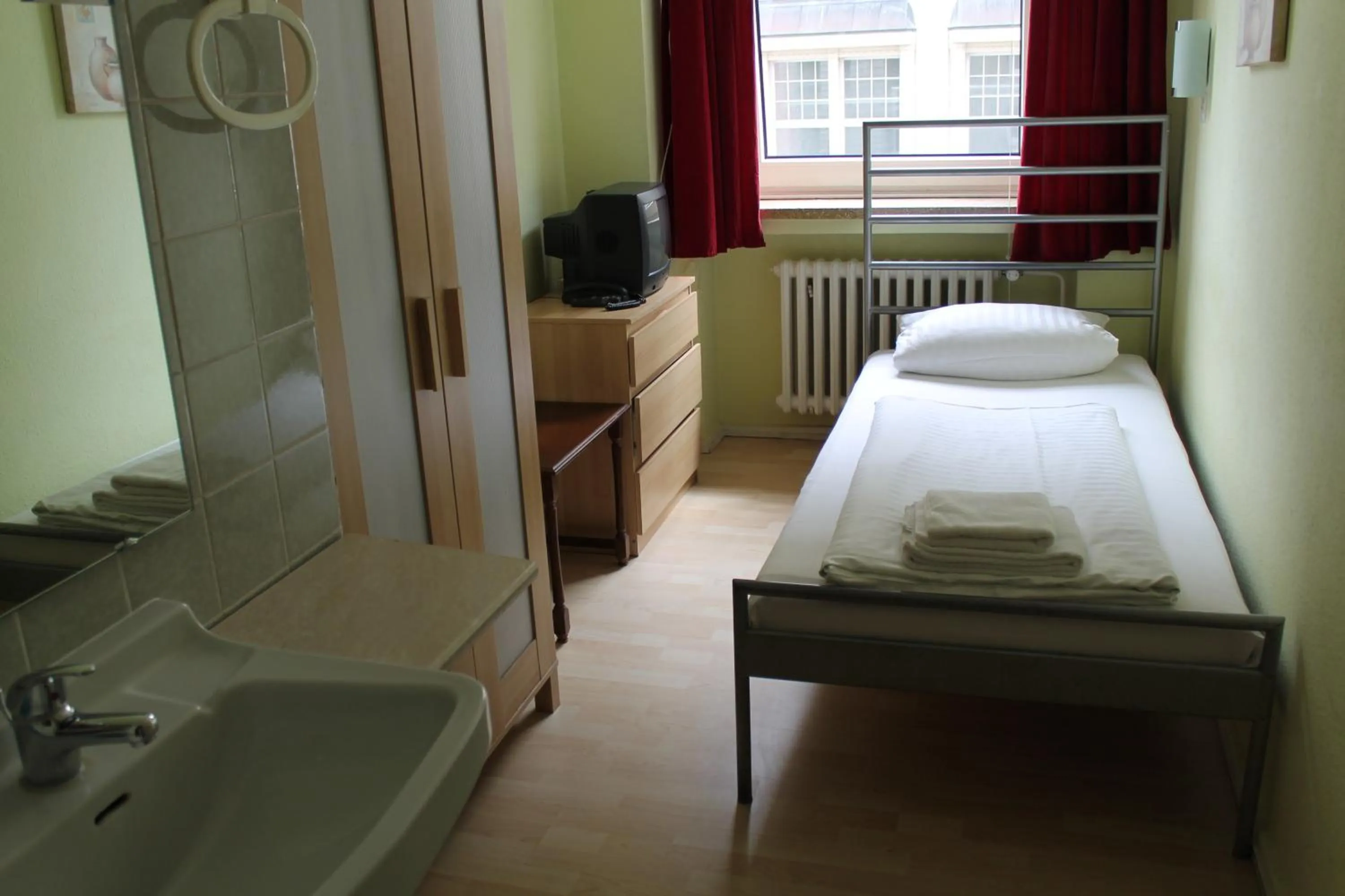 Bedroom, Bed in Hotel Lilienhof