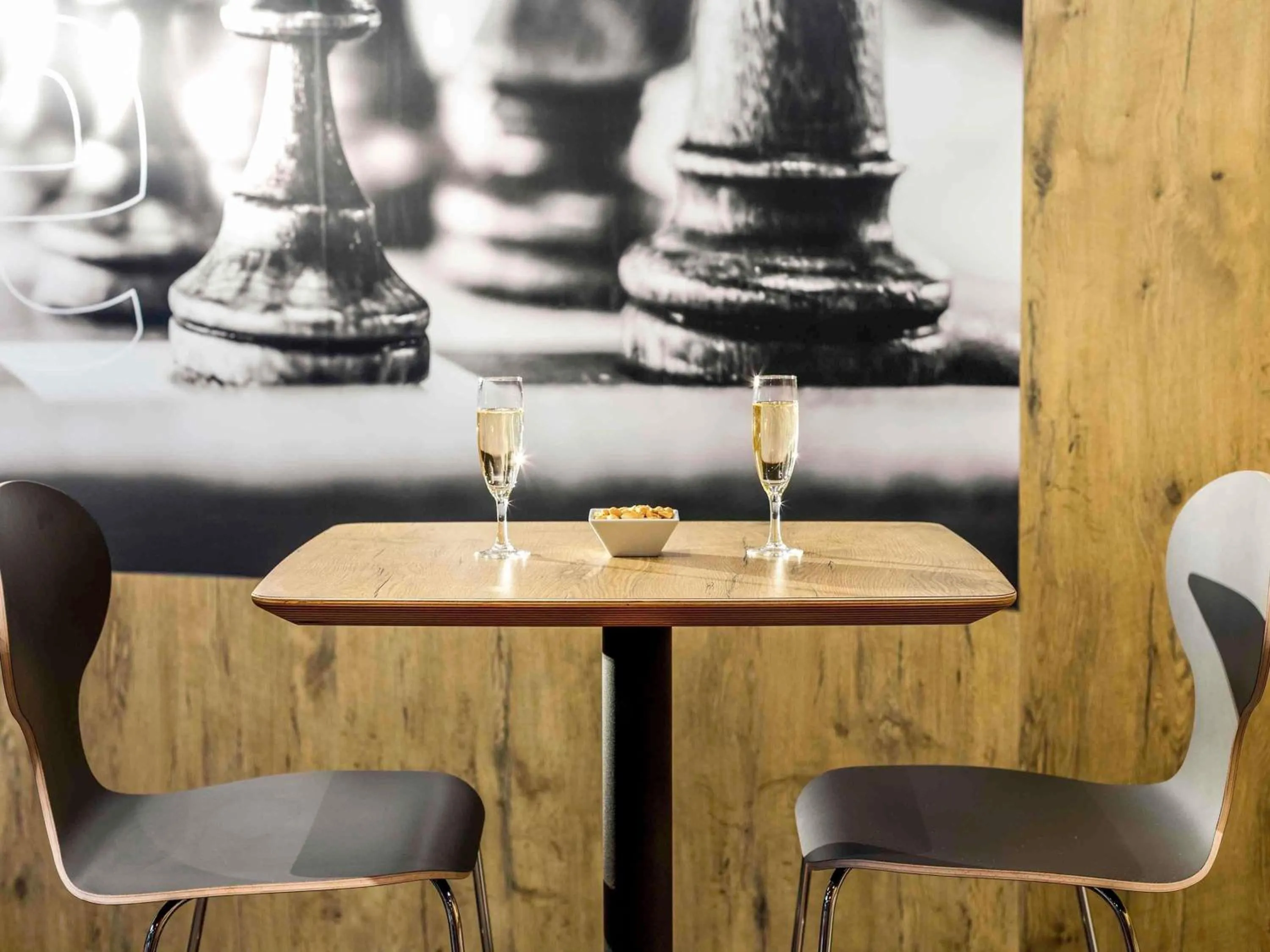 Lounge or bar in ibis Saint Dizier