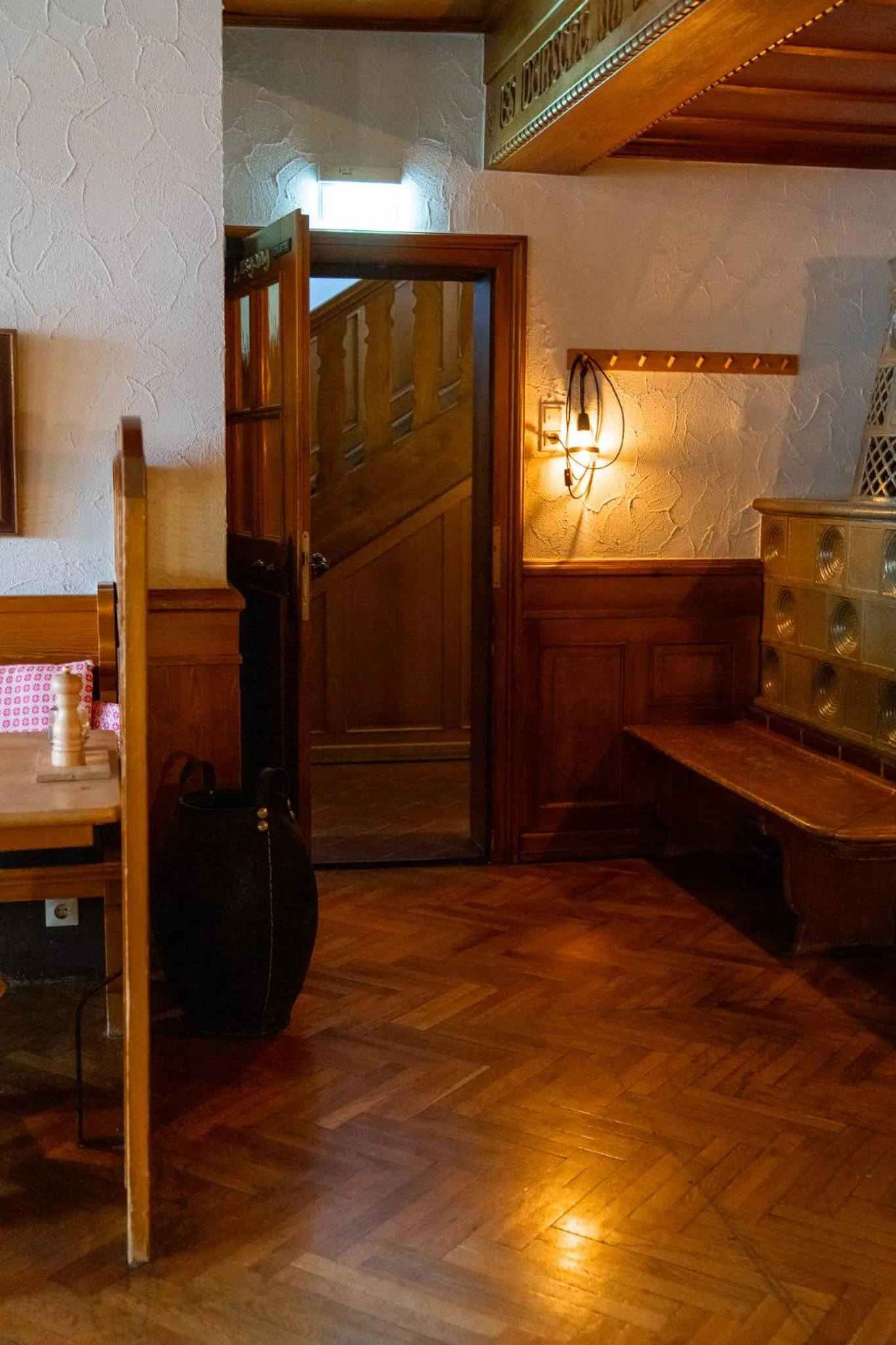 Restaurant/places to eat, Bed in Der Hirschen