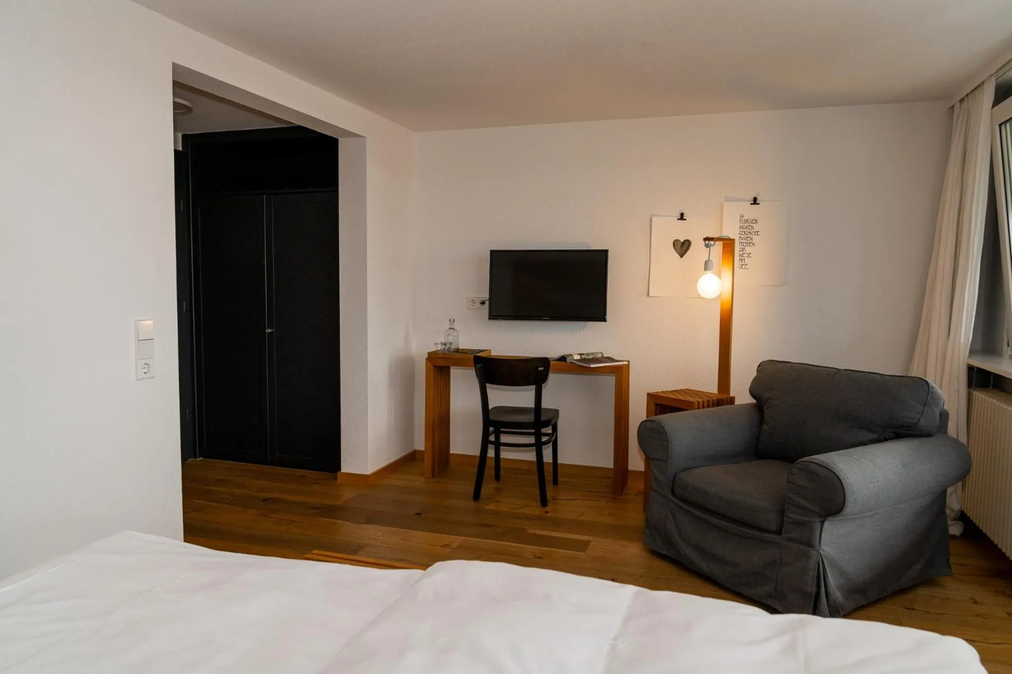 Photo of the whole room, Bed in Der Hirschen