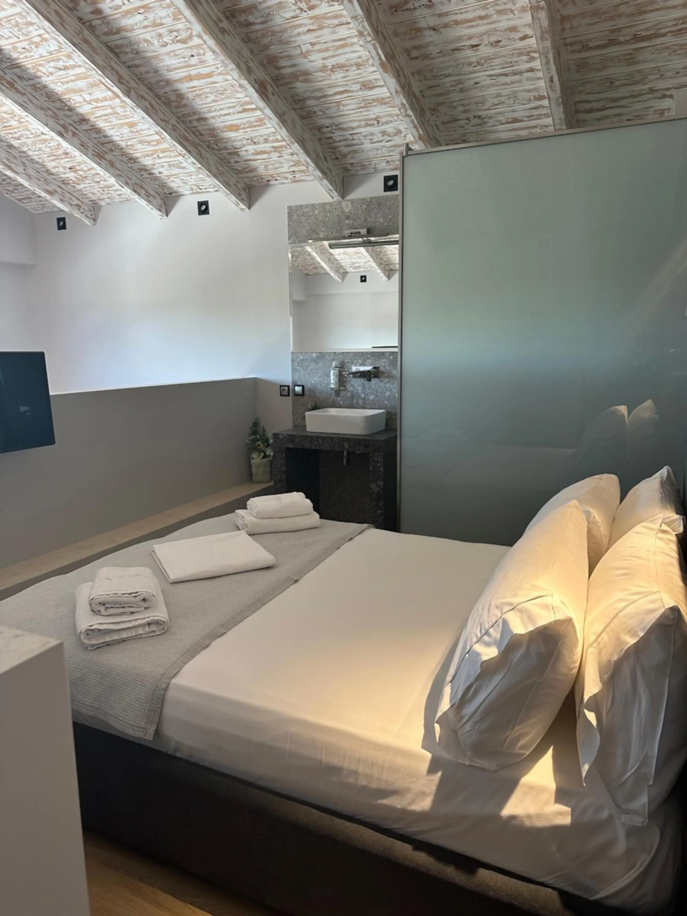 Bed in The Victoria Lefkada