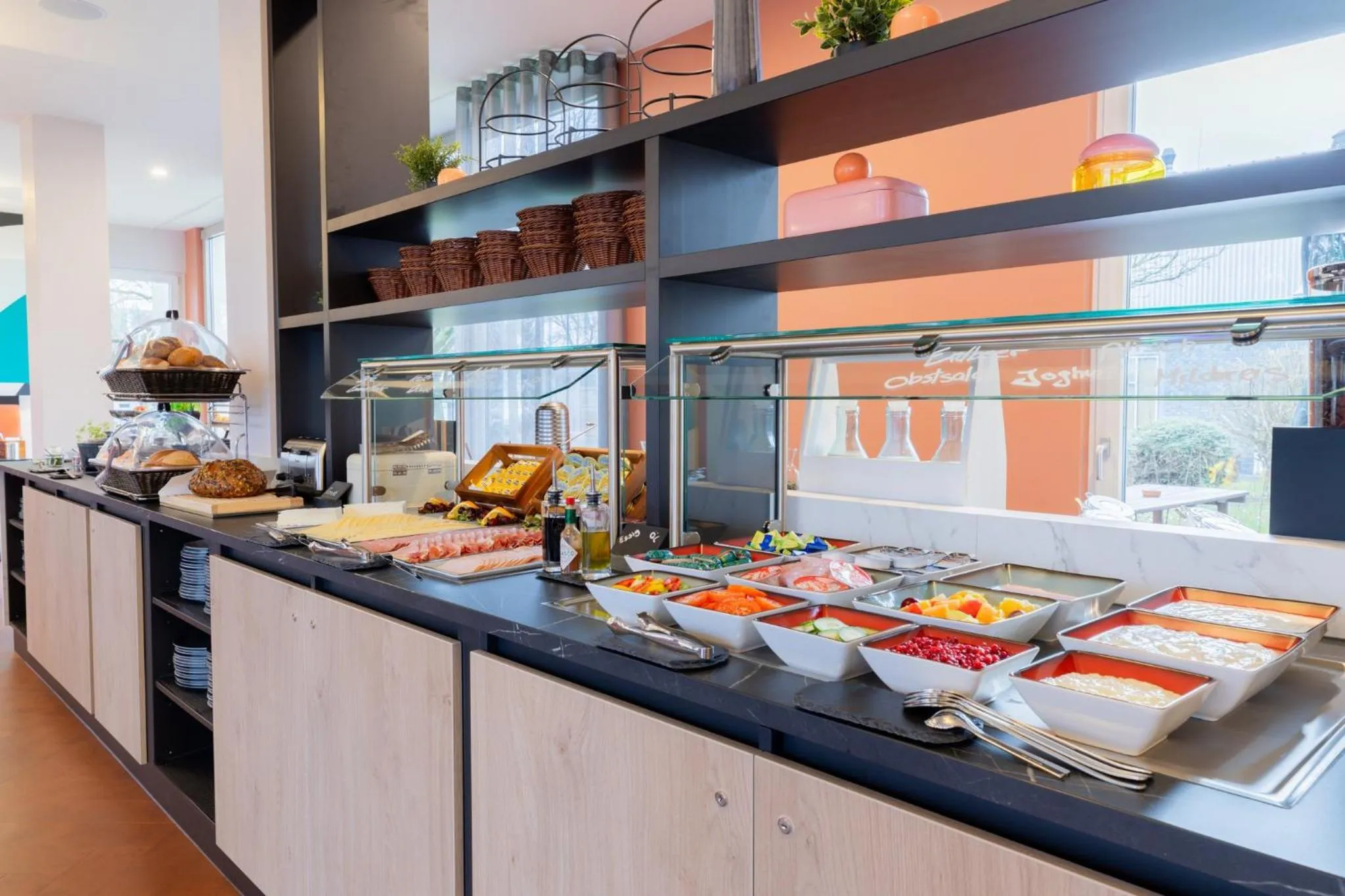 Restaurant/places to eat in Holiday Inn - the niu, Blade Solingen by IHG