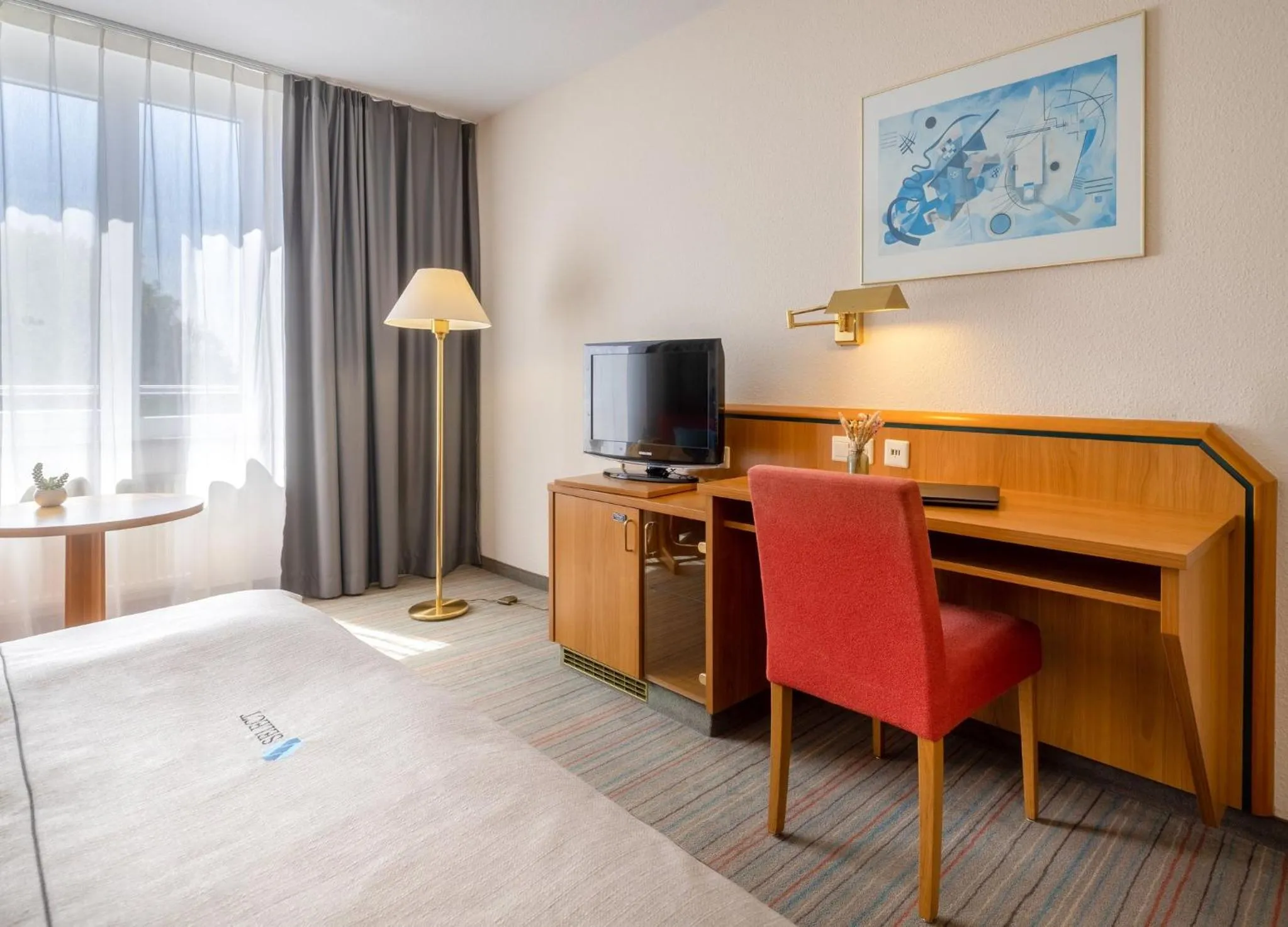 Photo of the whole room, Bed in Holiday Inn - the niu, Blade Solingen by IHG