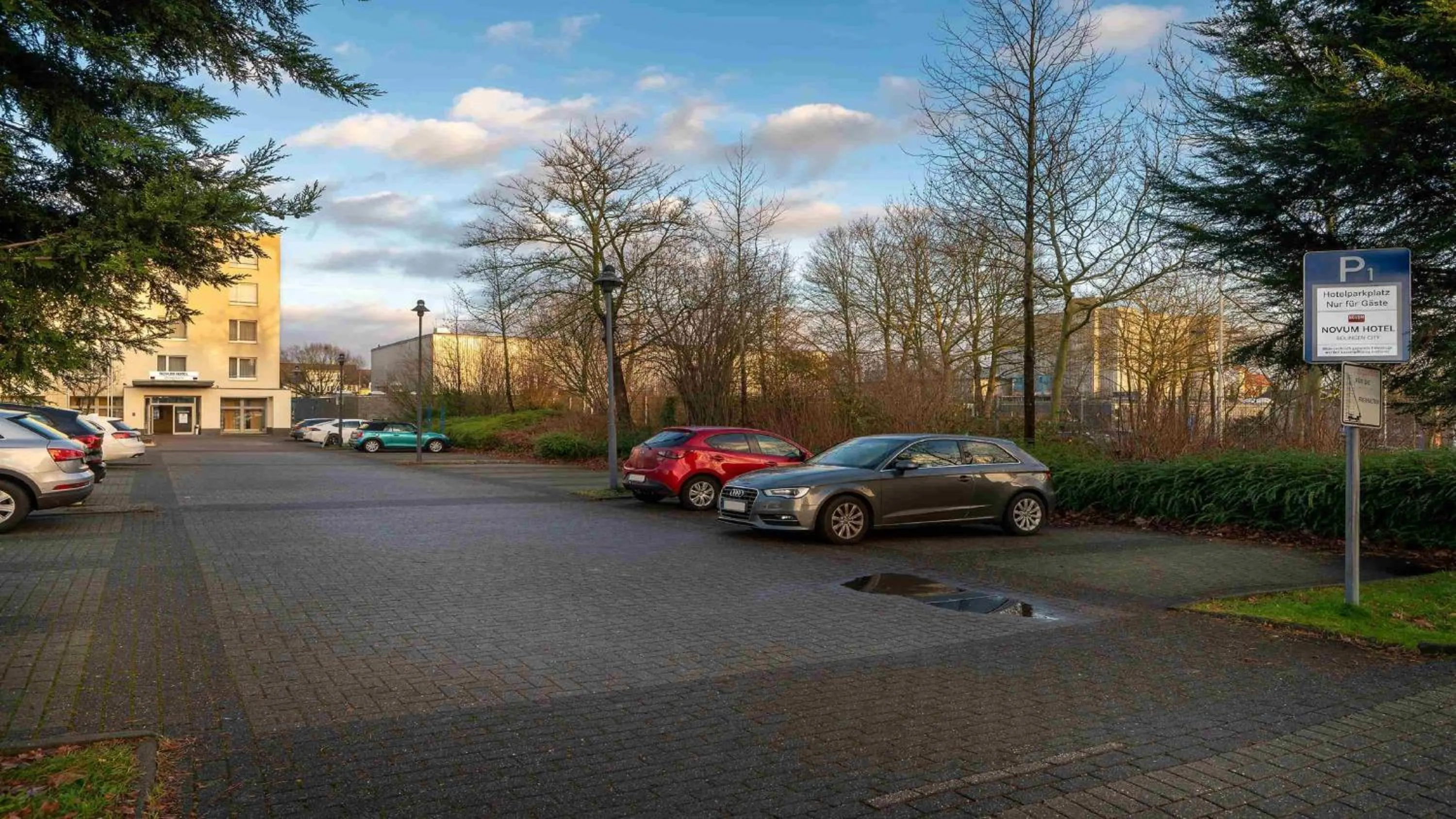 Lobby or reception in Holiday Inn - the niu, Blade Solingen by IHG