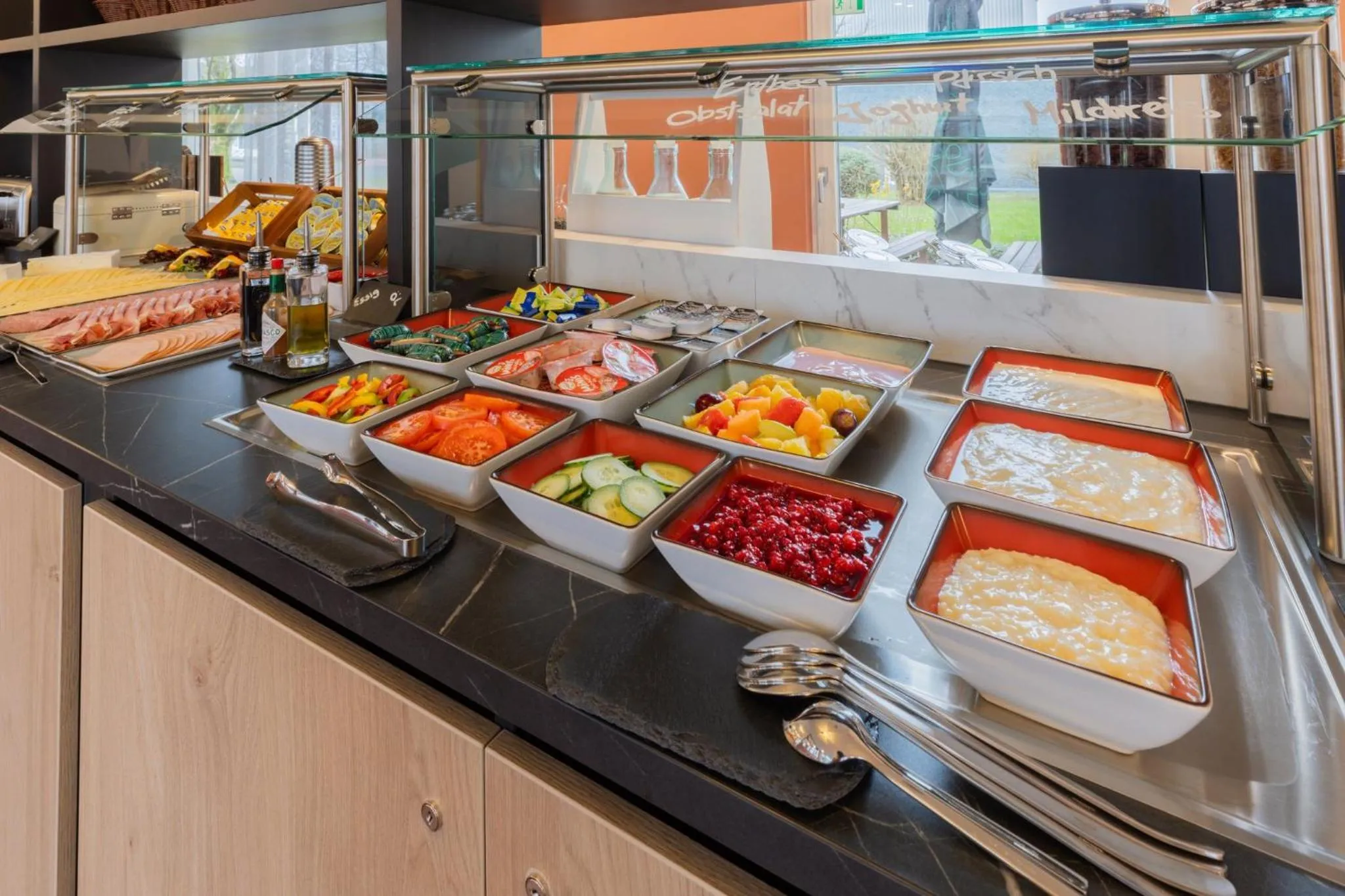 Restaurant/places to eat in Holiday Inn - the niu, Blade Solingen by IHG