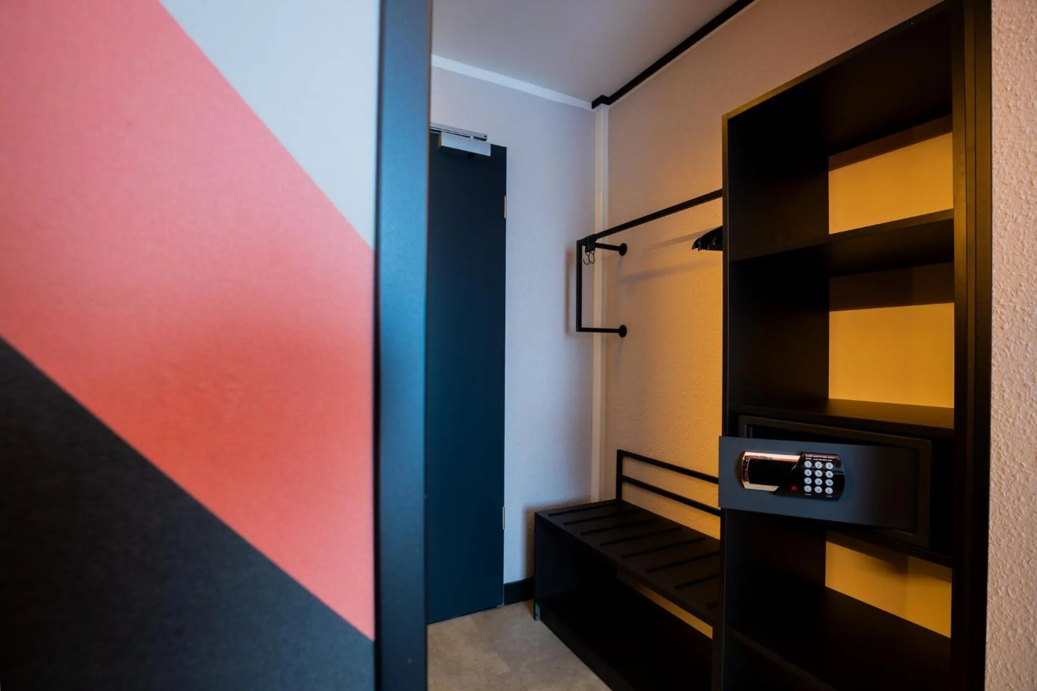 Photo of the whole room in Holiday Inn - the niu, Blade Solingen by IHG